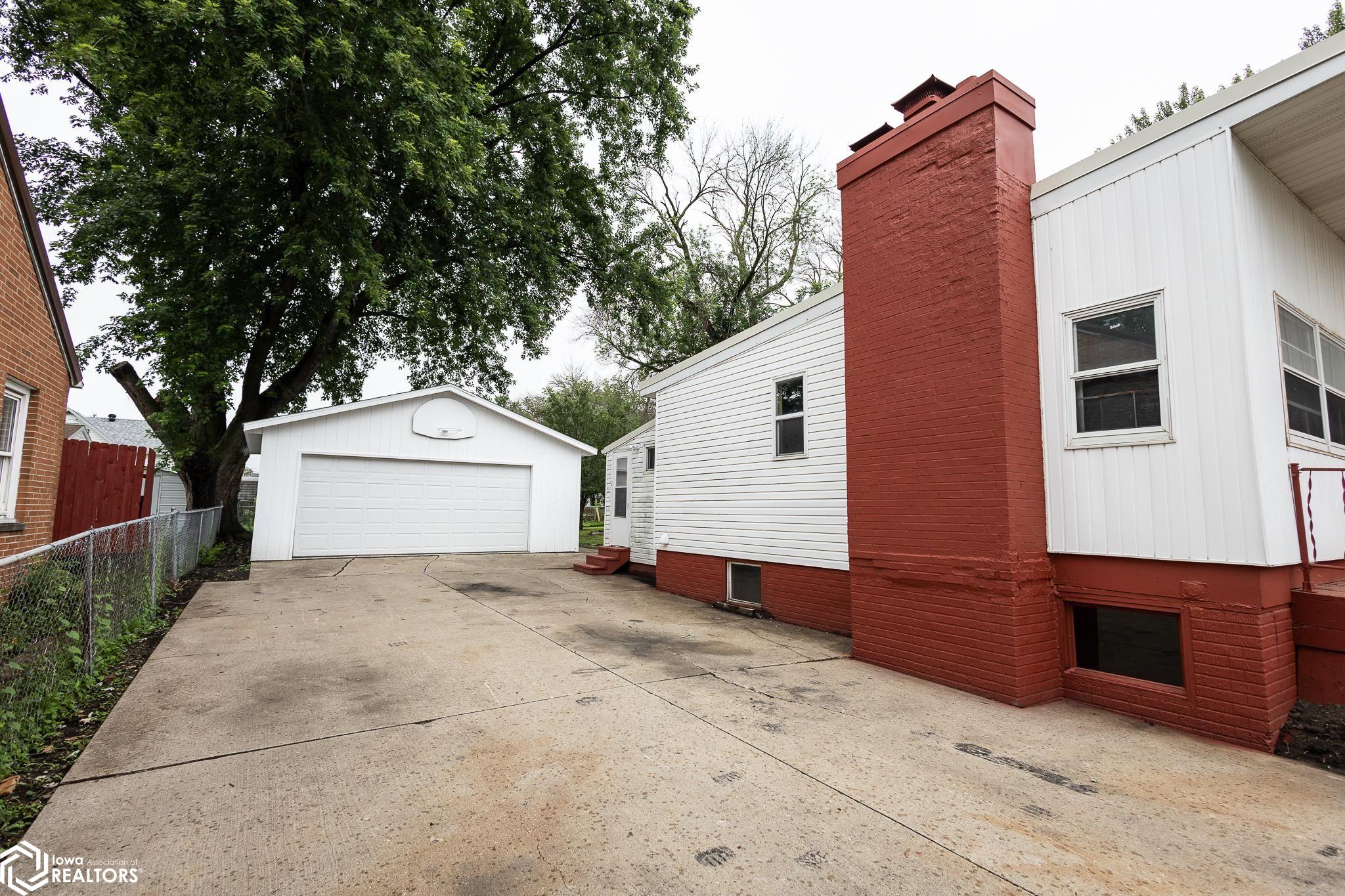 1043 6th Street, Mason City, Iowa image 13