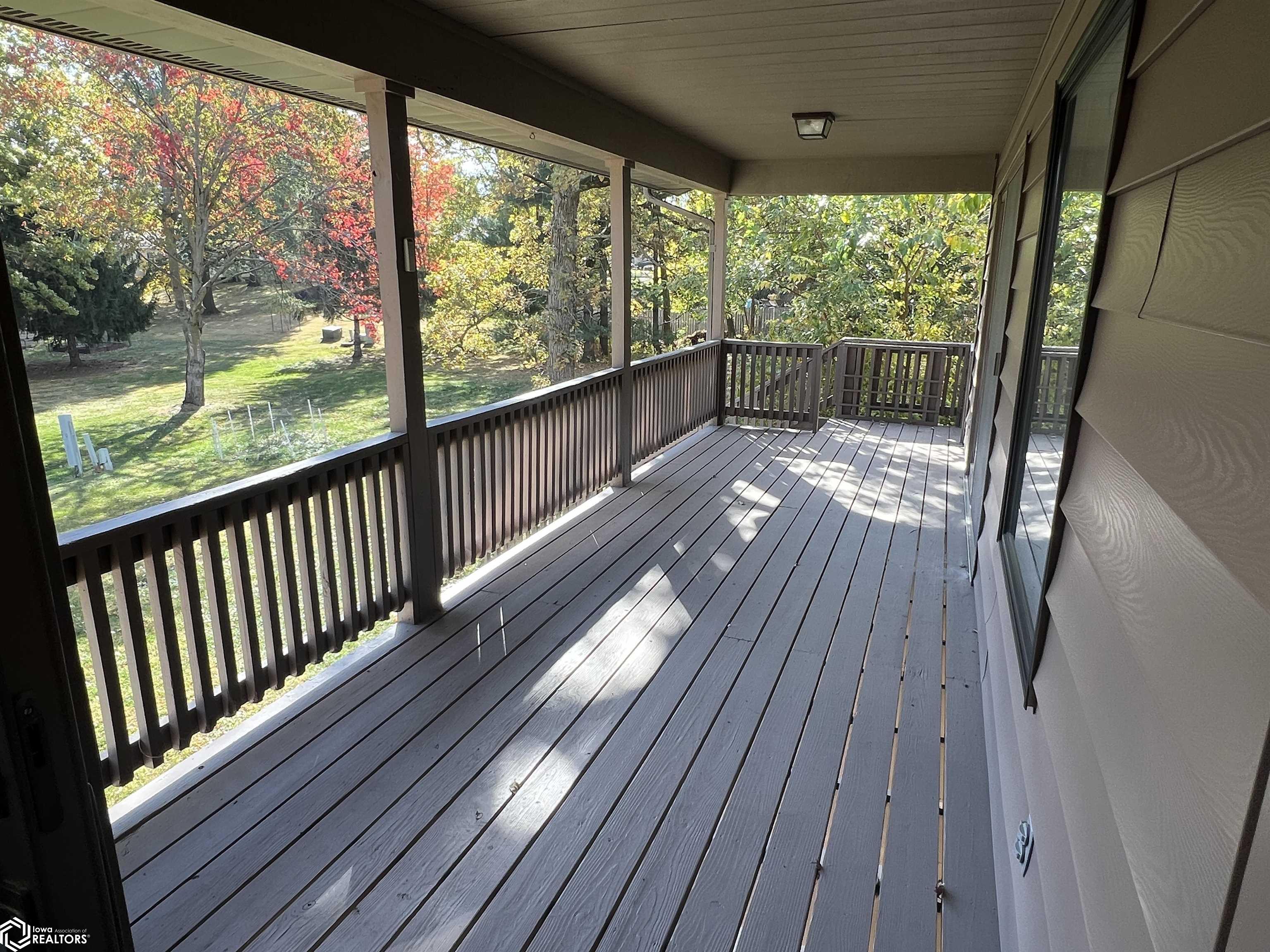 400 Heatherwood Circle, Fairfield, Iowa image 21