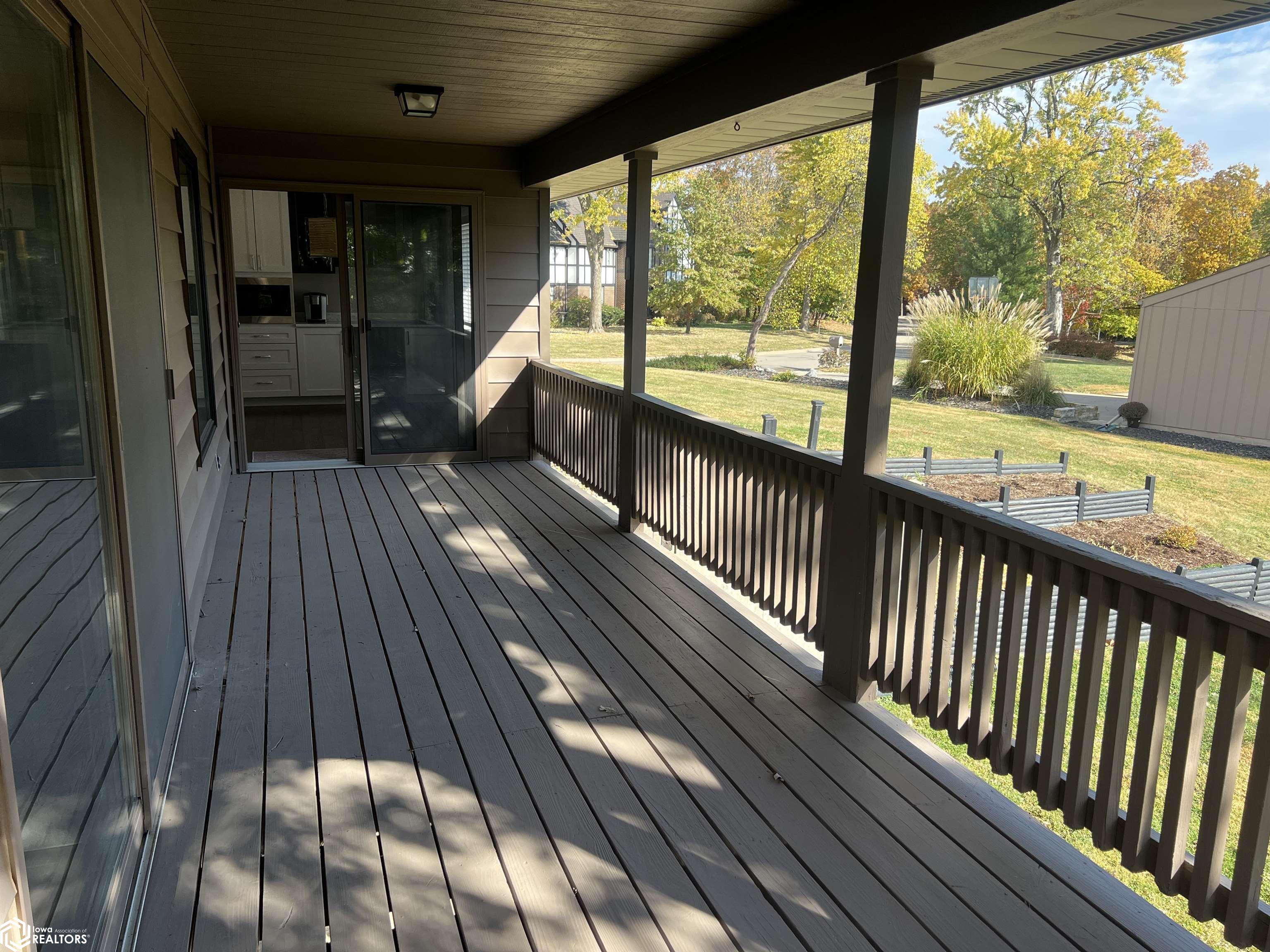 400 Heatherwood Circle, Fairfield, Iowa image 23