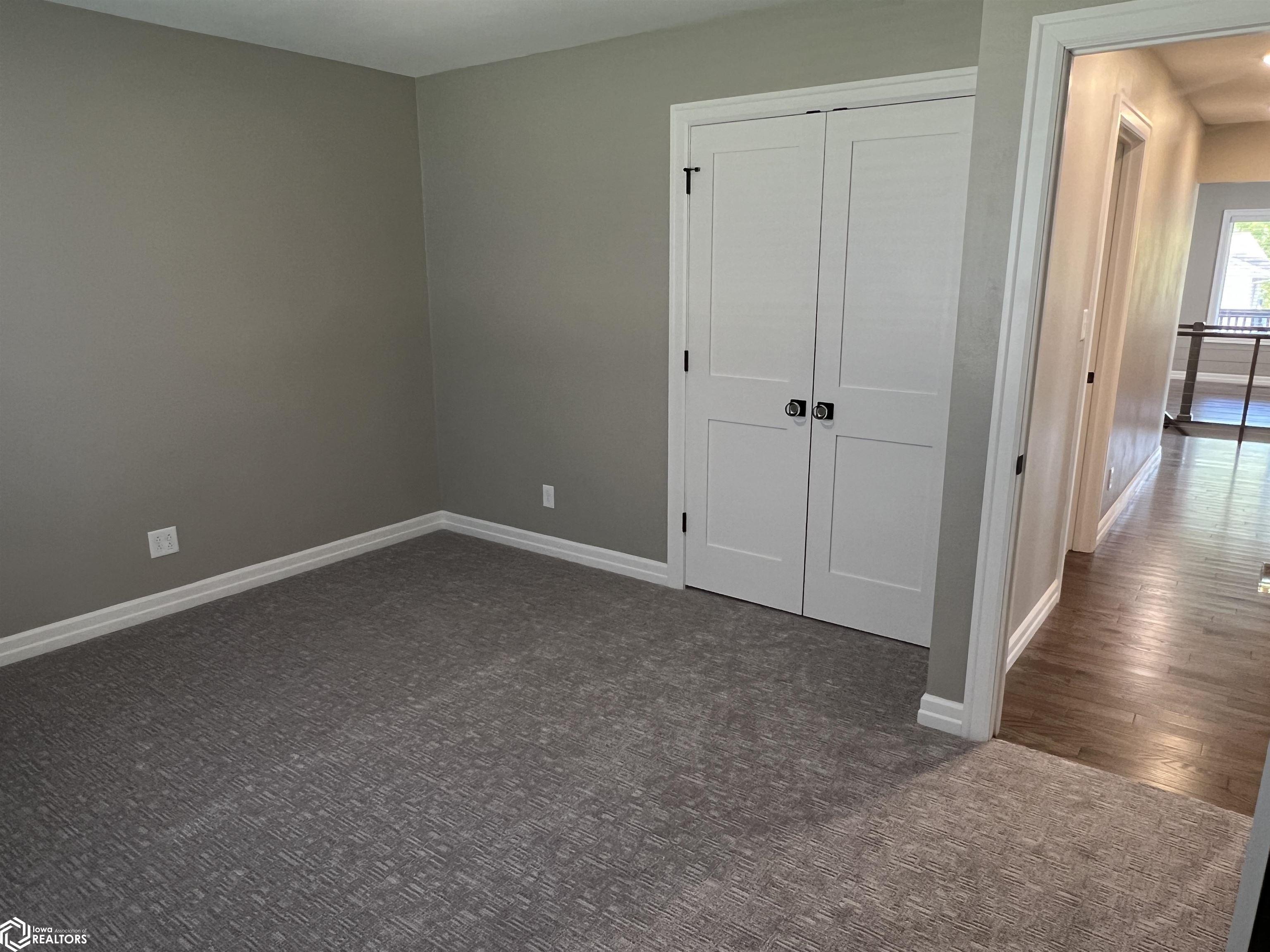400 Heatherwood Circle, Fairfield, Iowa image 38