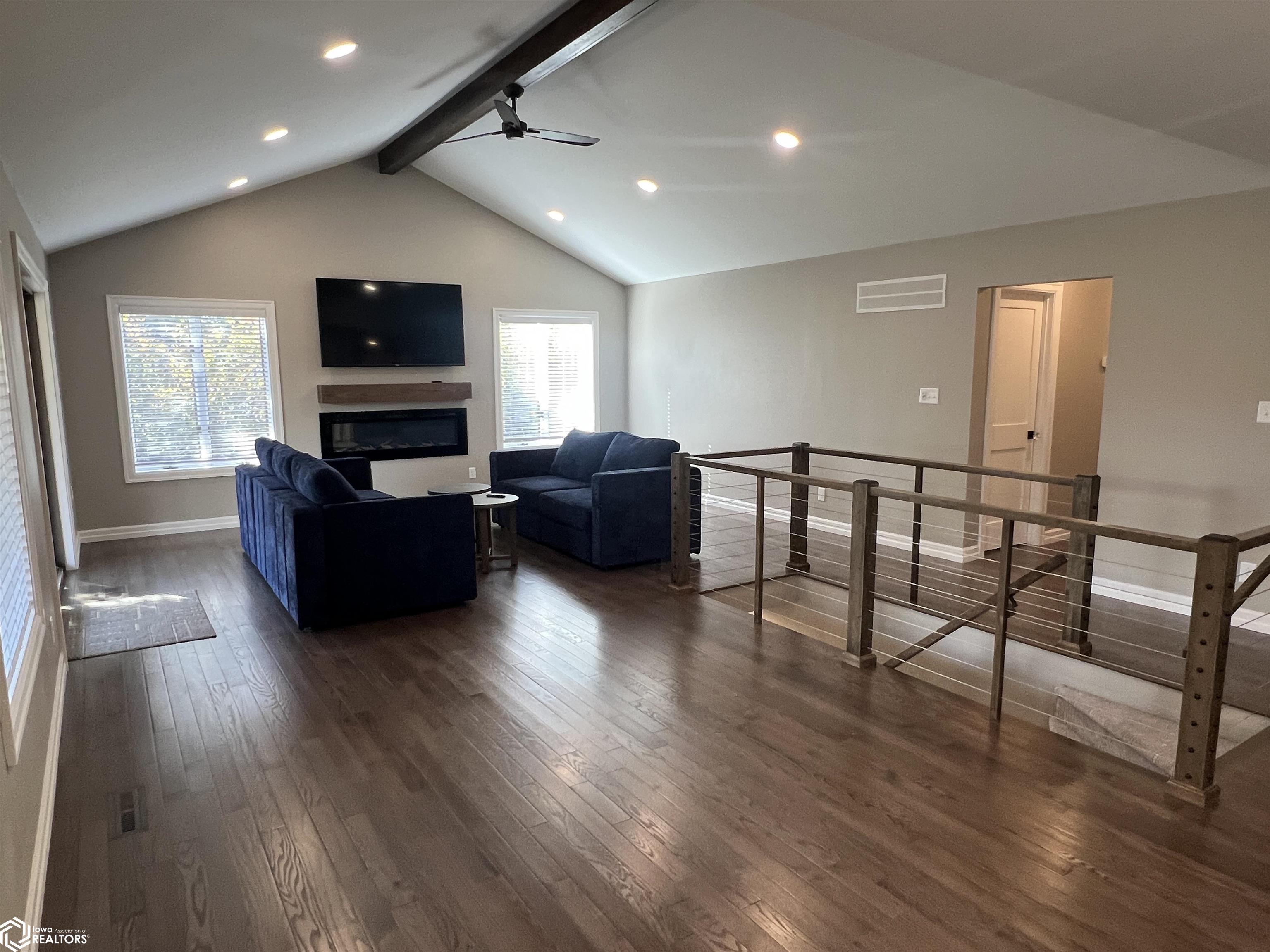 400 Heatherwood Circle, Fairfield, Iowa image 10