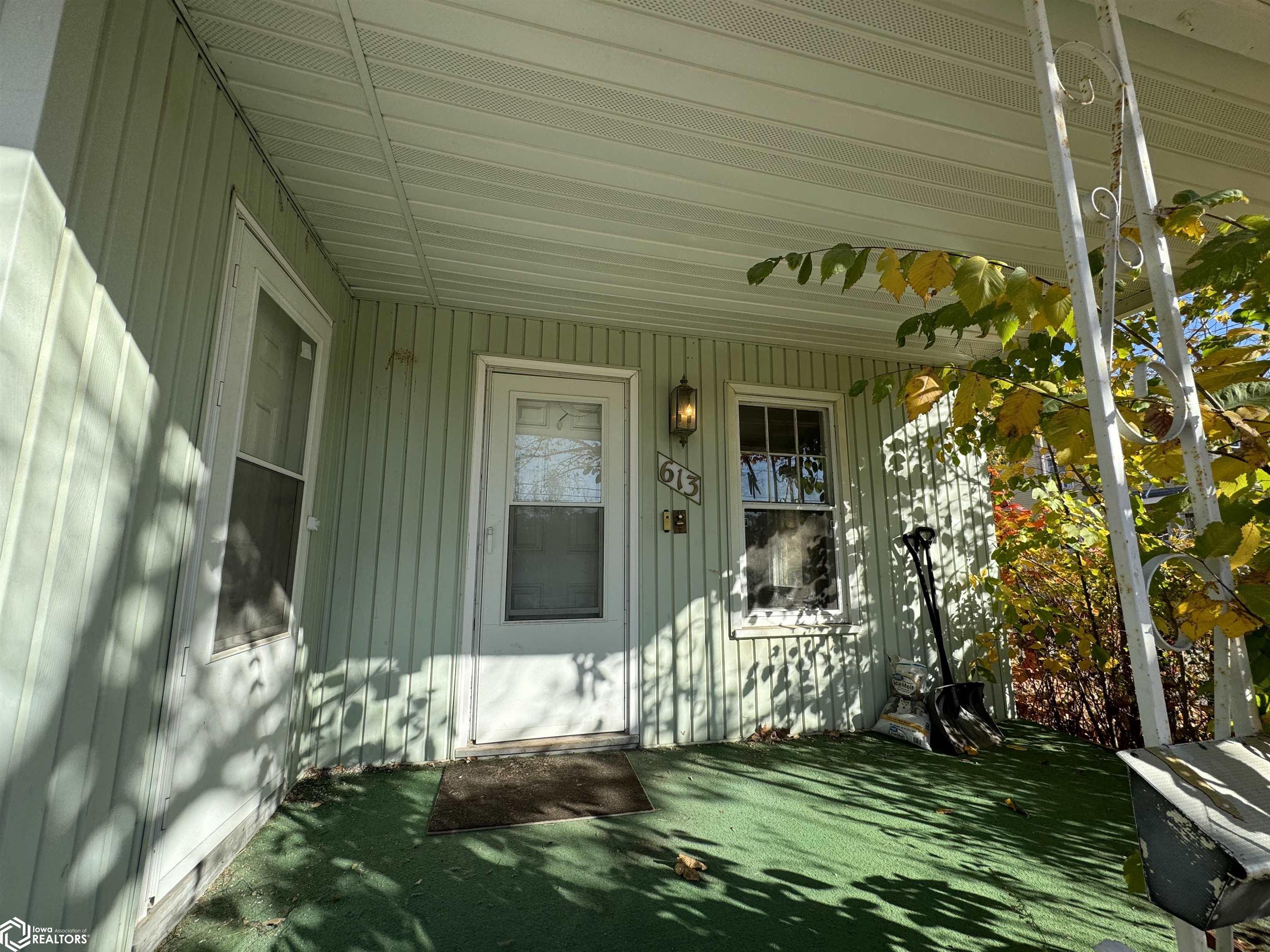 613 W Maple Street, Centerville, Iowa image 2