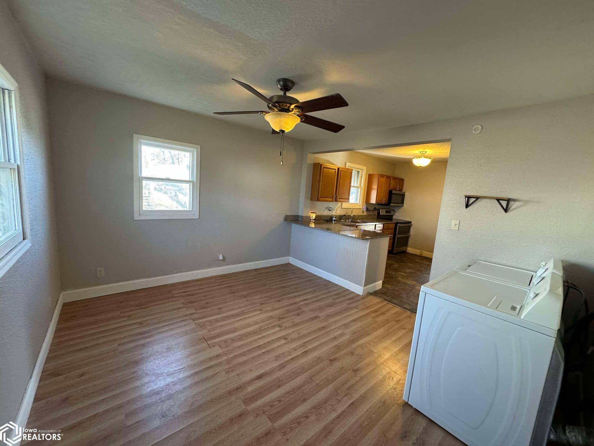 613 W Maple Street, Centerville, Iowa image 22