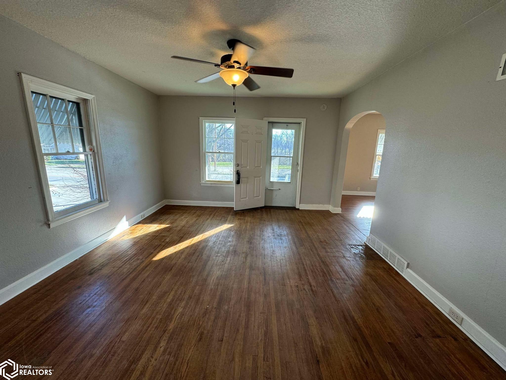 613 W Maple Street, Centerville, Iowa image 23