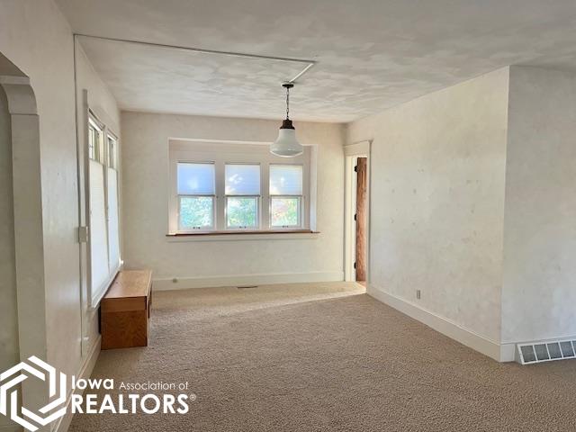 1105 N Palm Avenue, Mount Pleasant, Iowa image 3