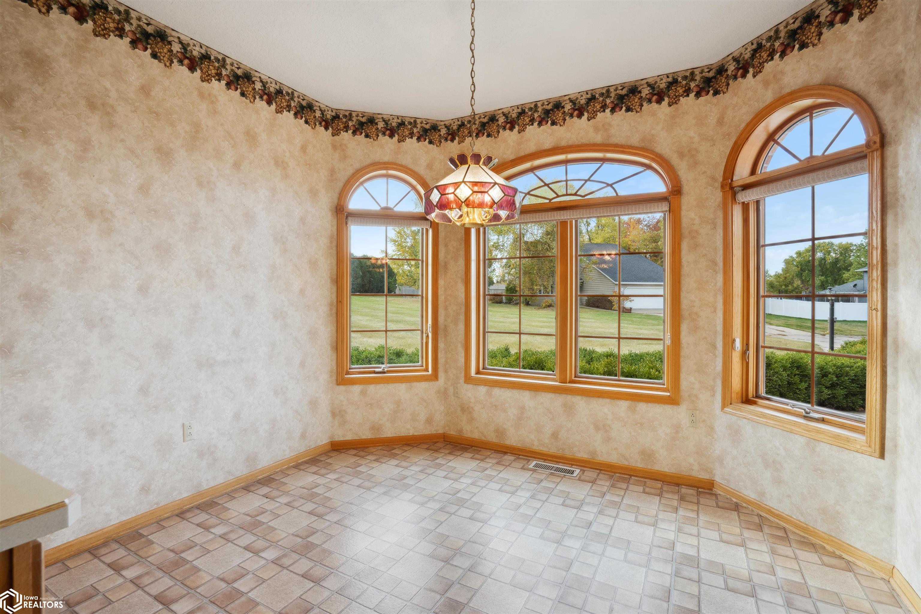 605 Mcdowell Circle, Grinnell, Iowa image 15