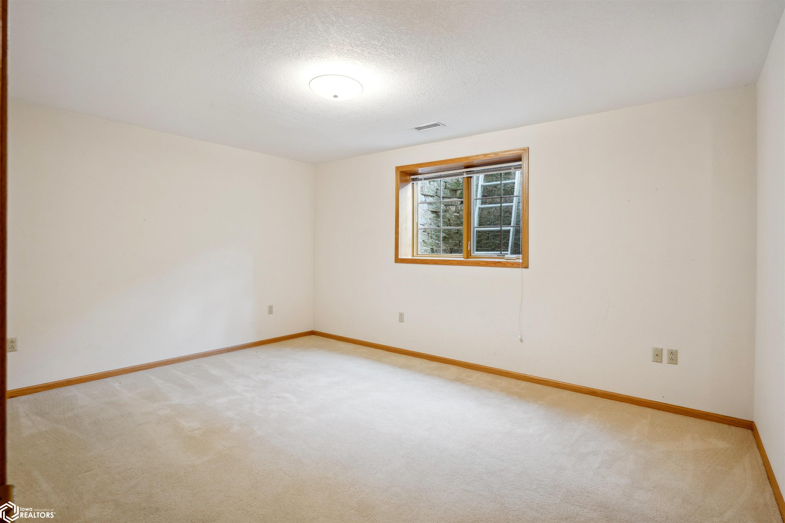 605 Mcdowell Circle, Grinnell, Iowa image 31