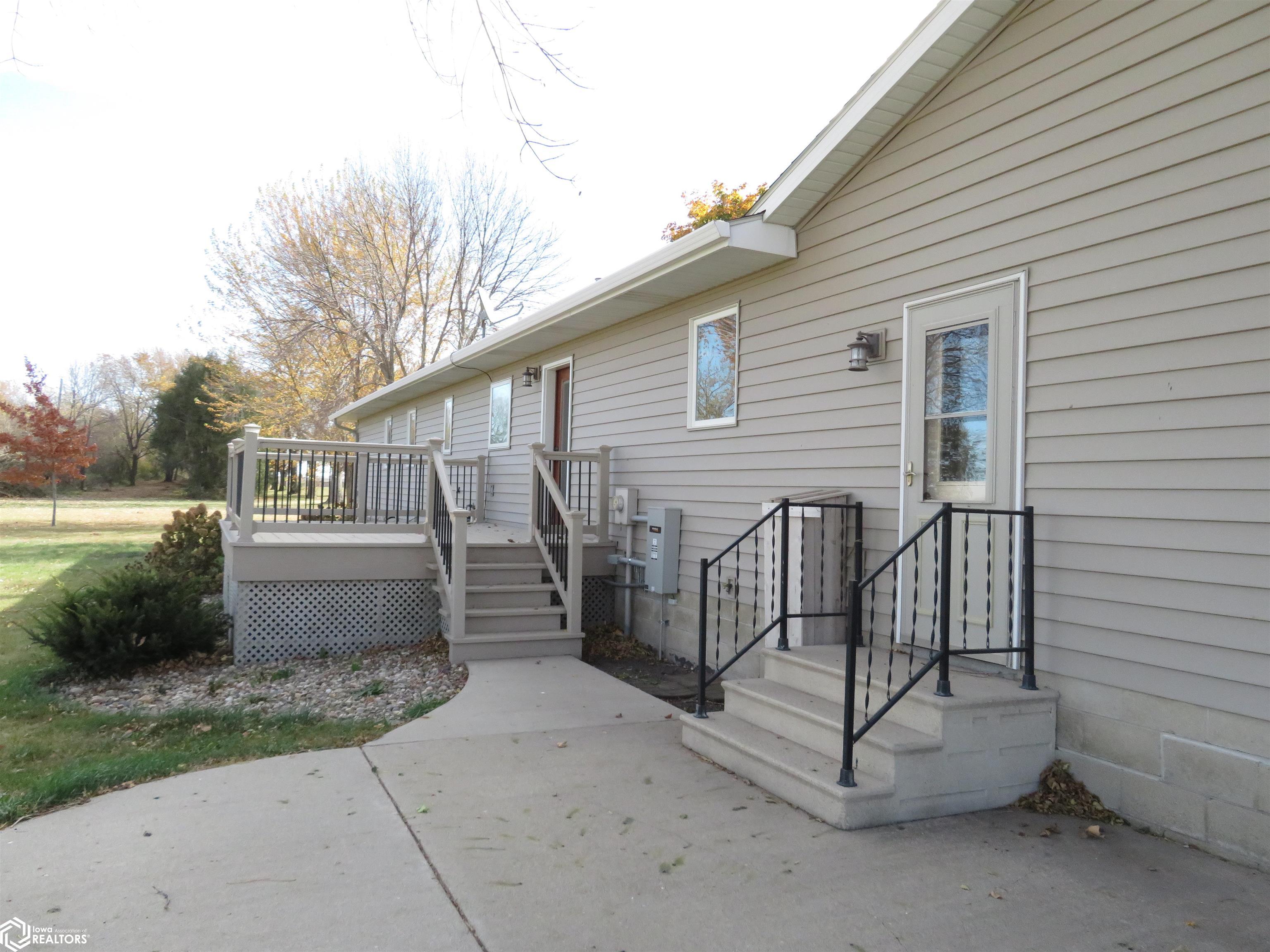 809 Cedar Drive, Clarion, Iowa image 3