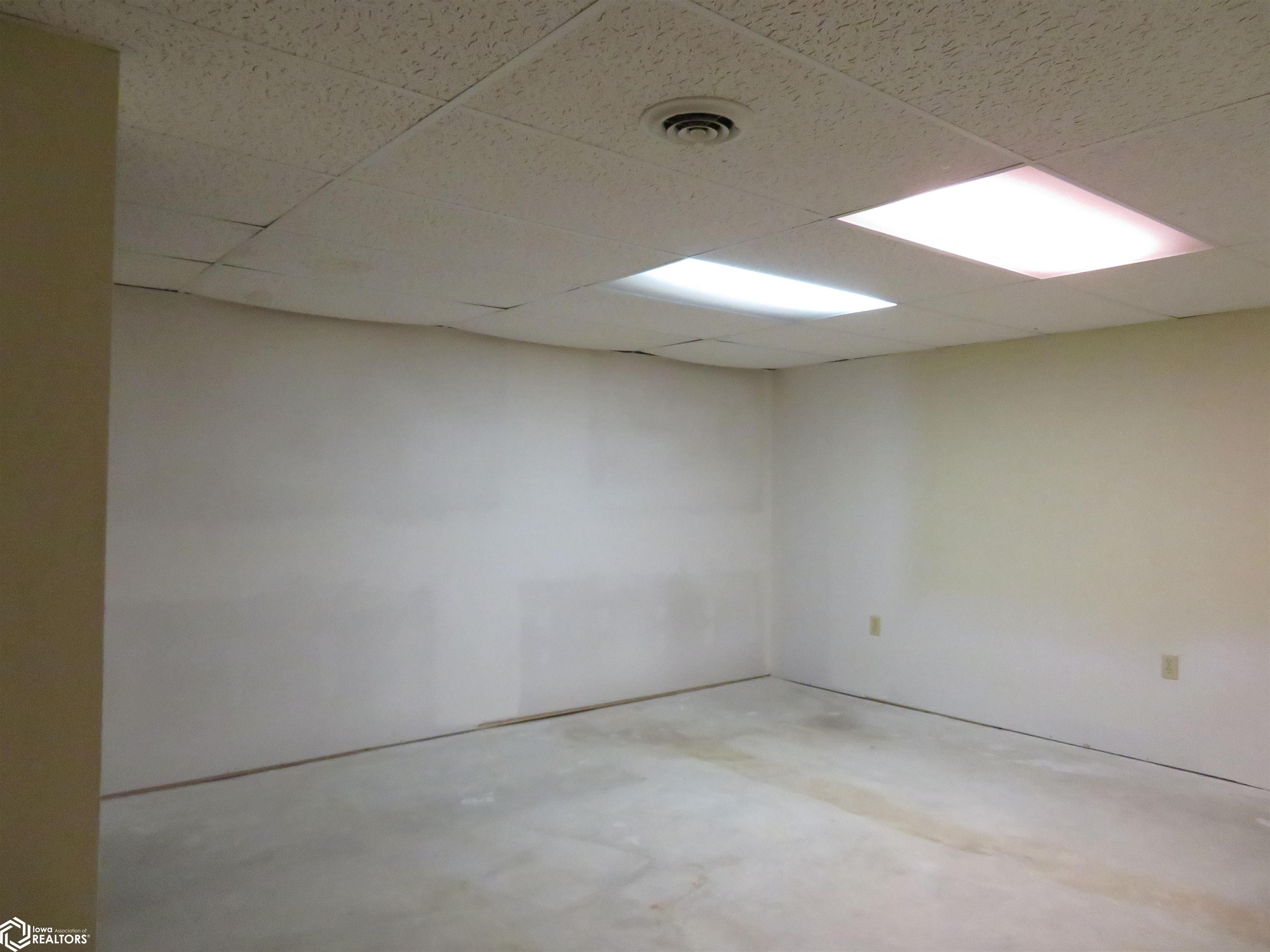 809 Cedar Drive, Clarion, Iowa image 30