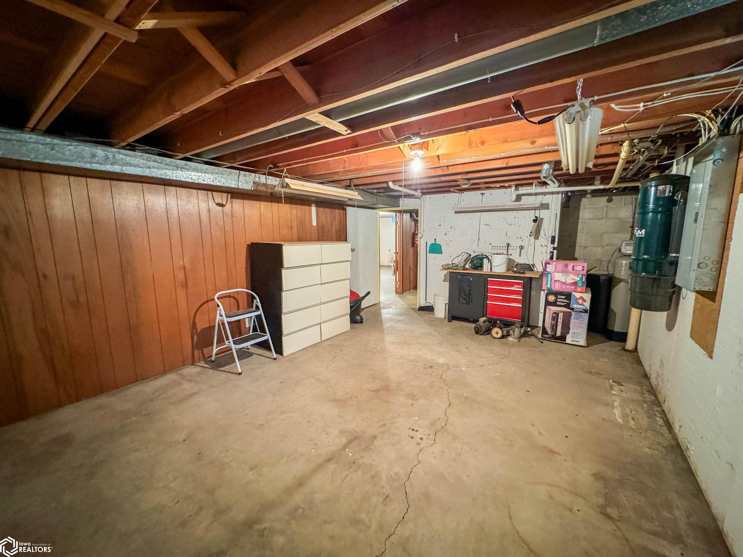 1009 1st Street, Hampton, Iowa image 16
