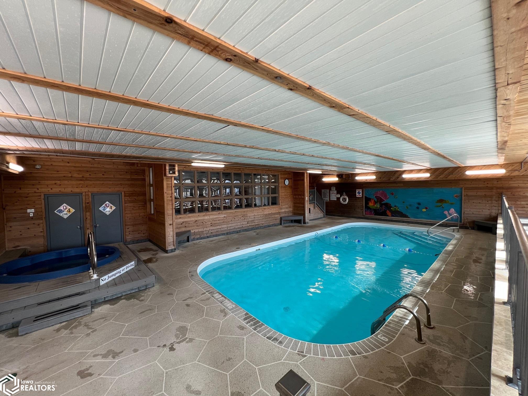 2700 N Shore Drive #F3-27, Clear Lake, Iowa image 17