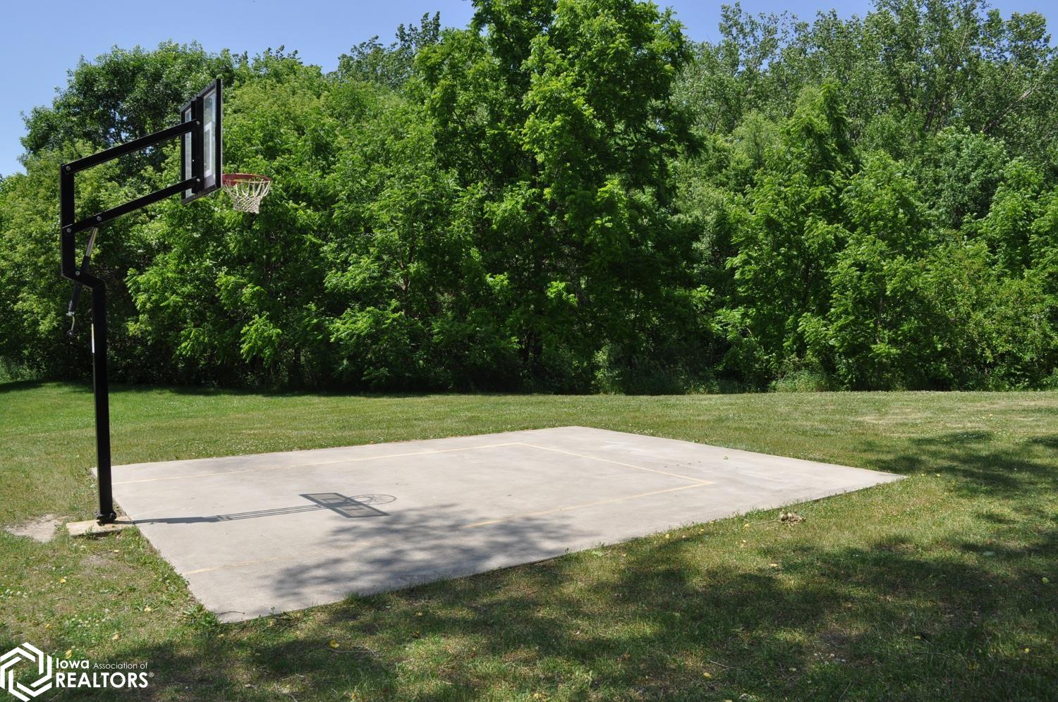 2700 N Shore Drive #F3-27, Clear Lake, Iowa image 21