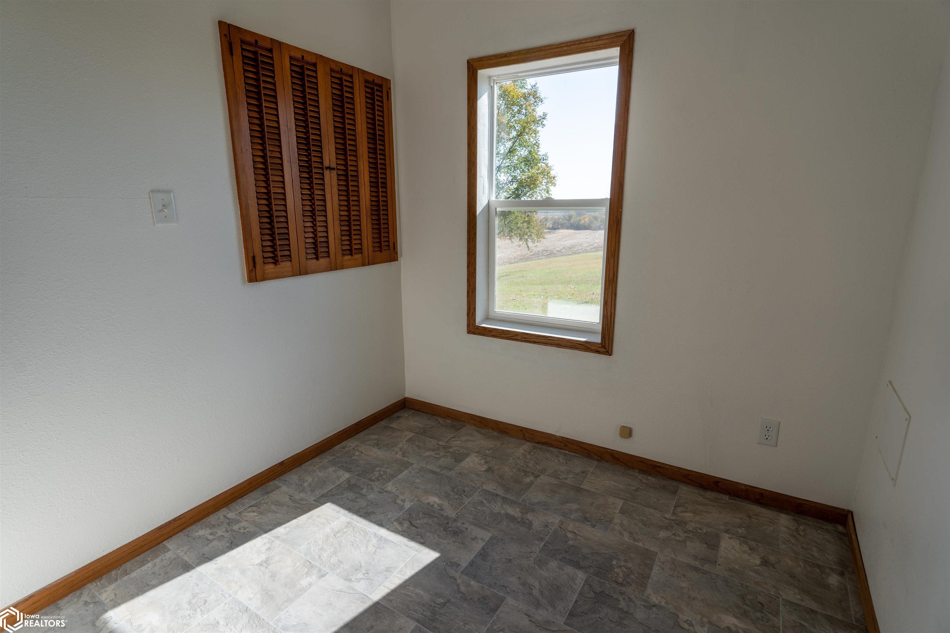 2396 Old Highway 92, Tracy, Iowa image 10