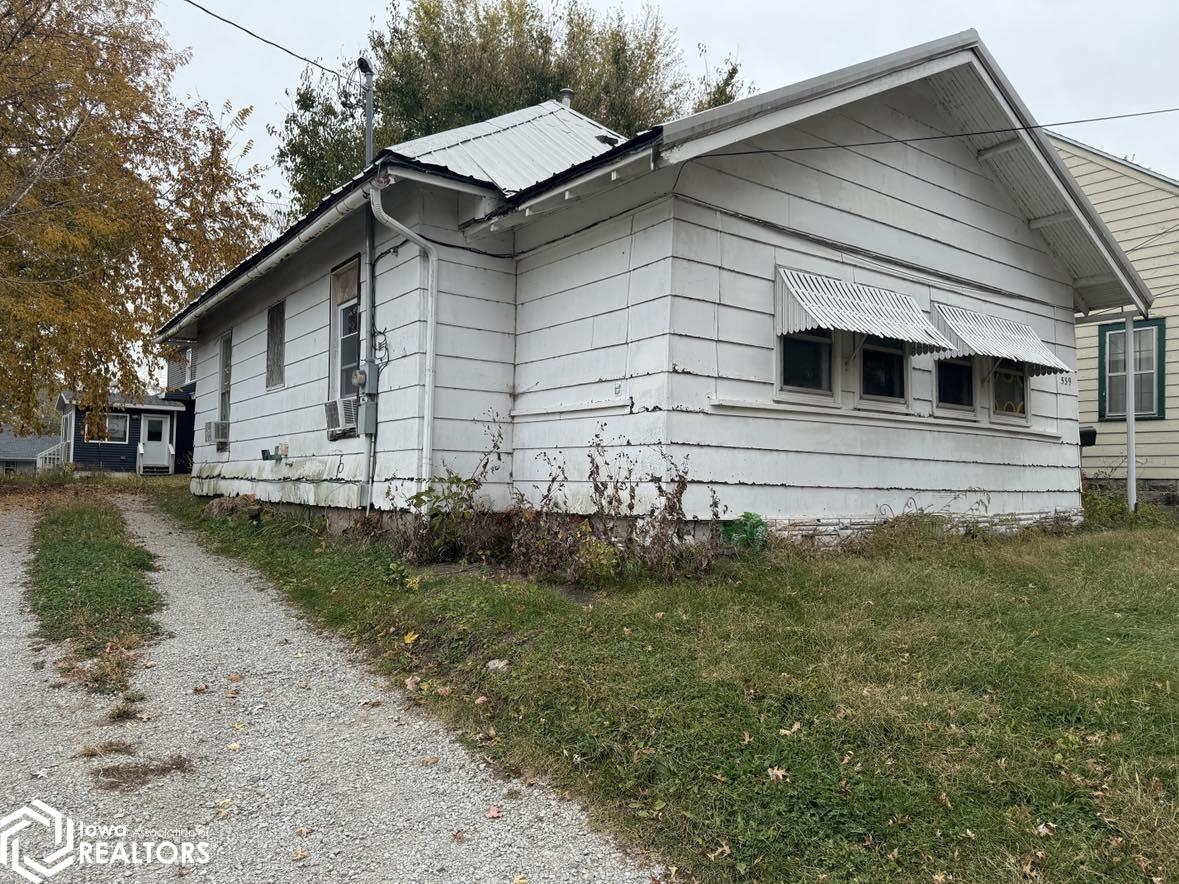 539 N 12th Street, Centerville, Iowa image 2