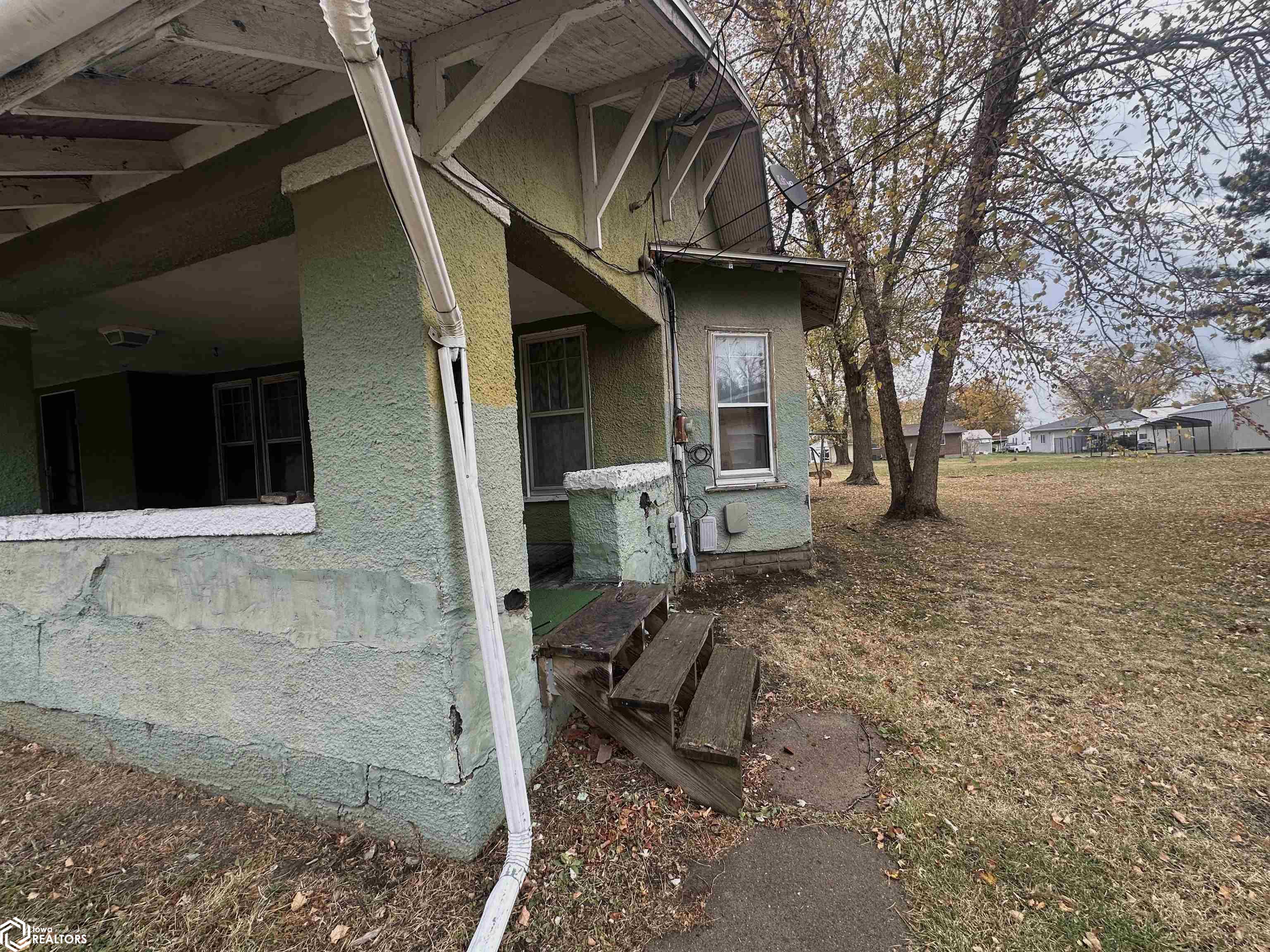 735 N 11th Street, Centerville, Iowa image 2