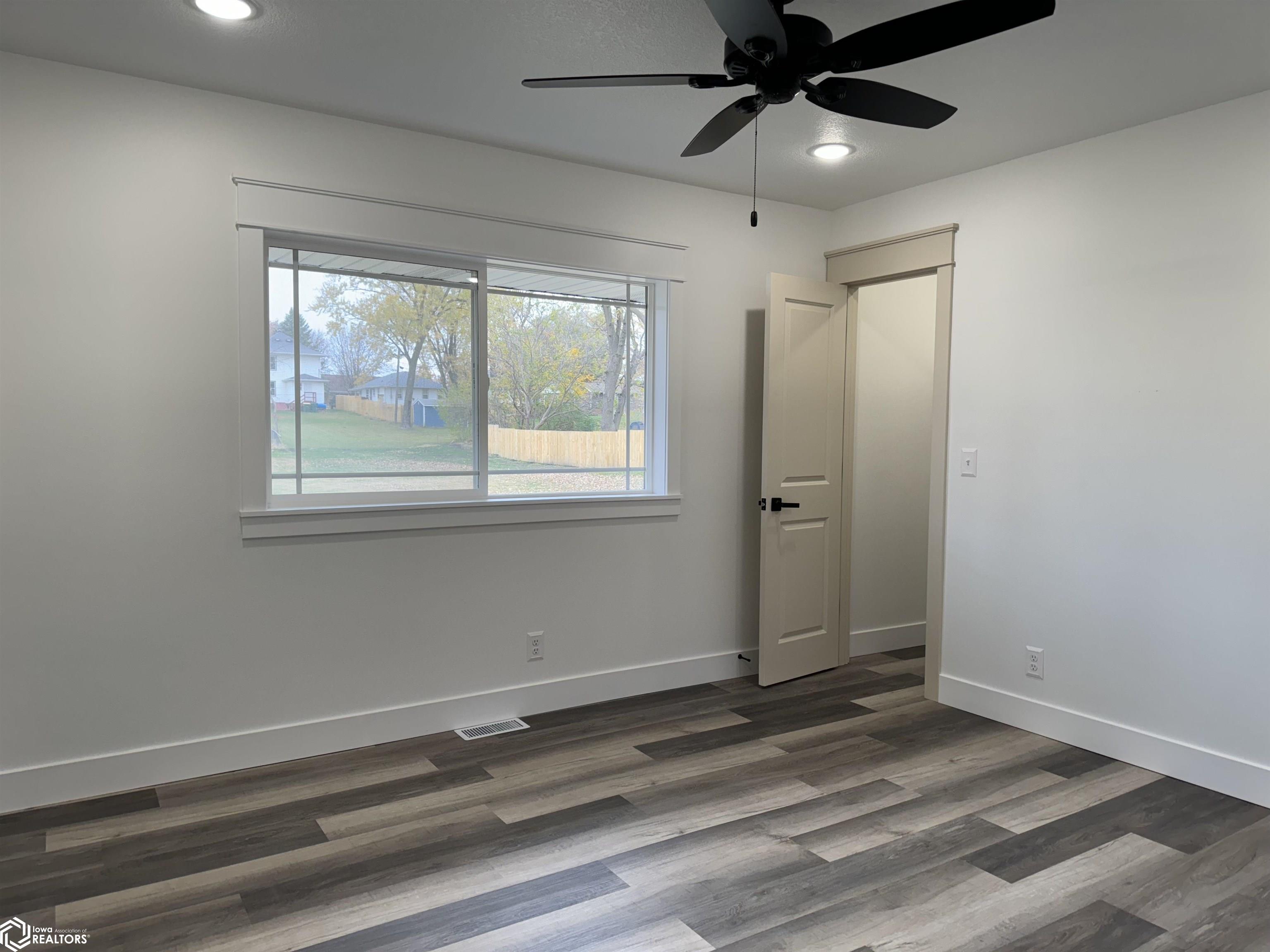 1100 N Division, Creston, Iowa image 29