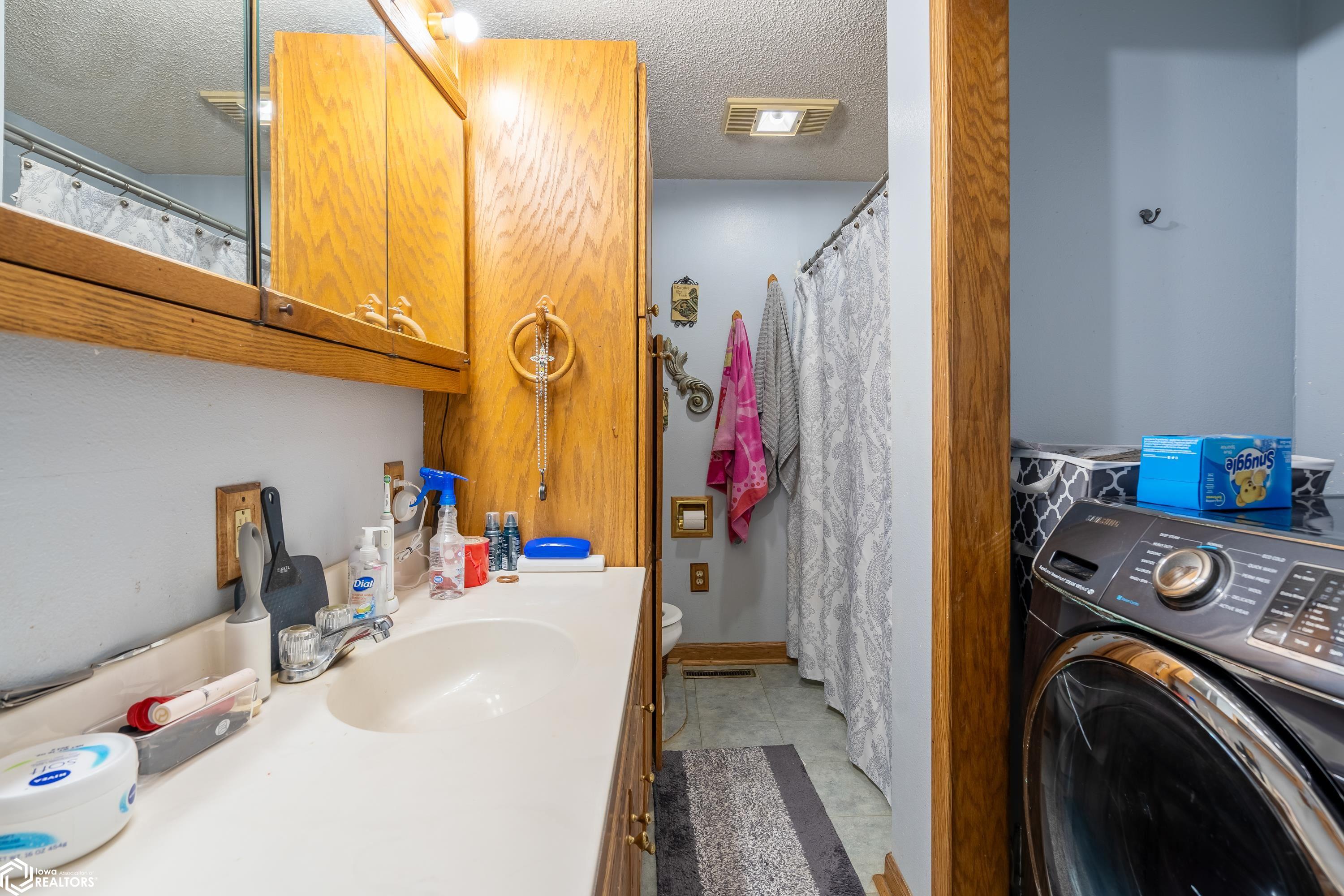 105 W Grace Street, Toledo, Iowa image 18