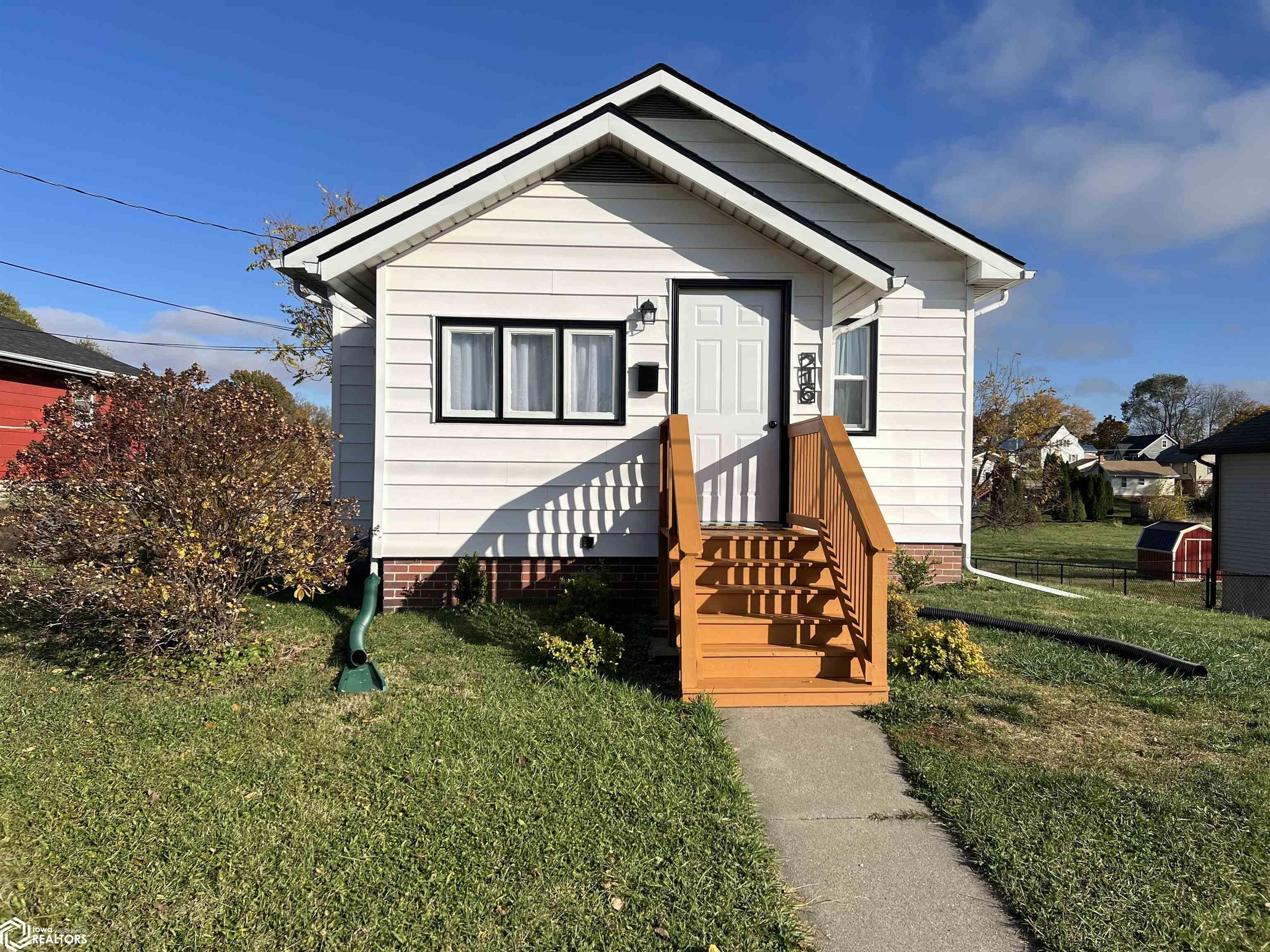 216 E 12th Street, Newton, Iowa image 23