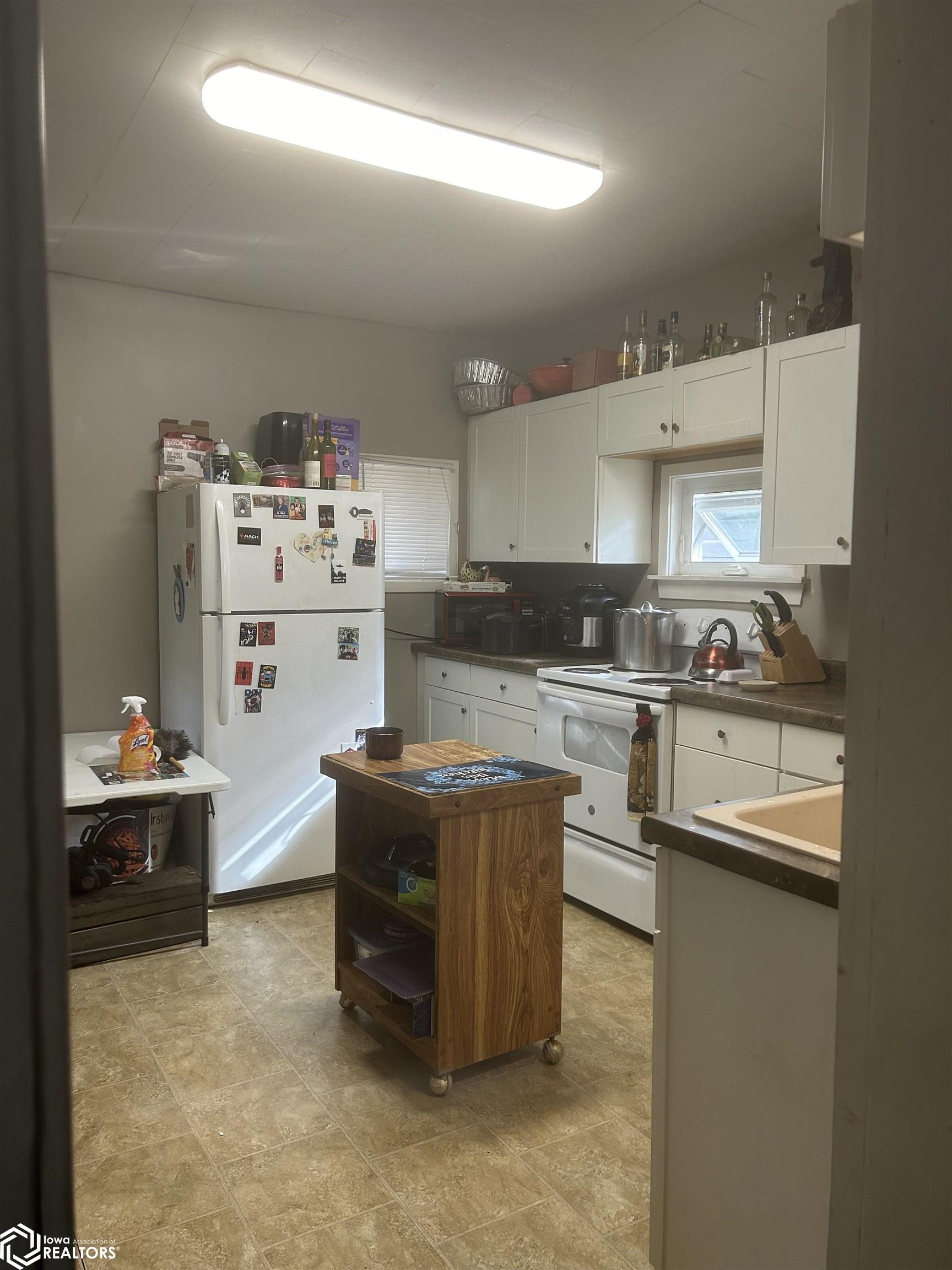 1014 S 5th Street, Burlington, Iowa image 3