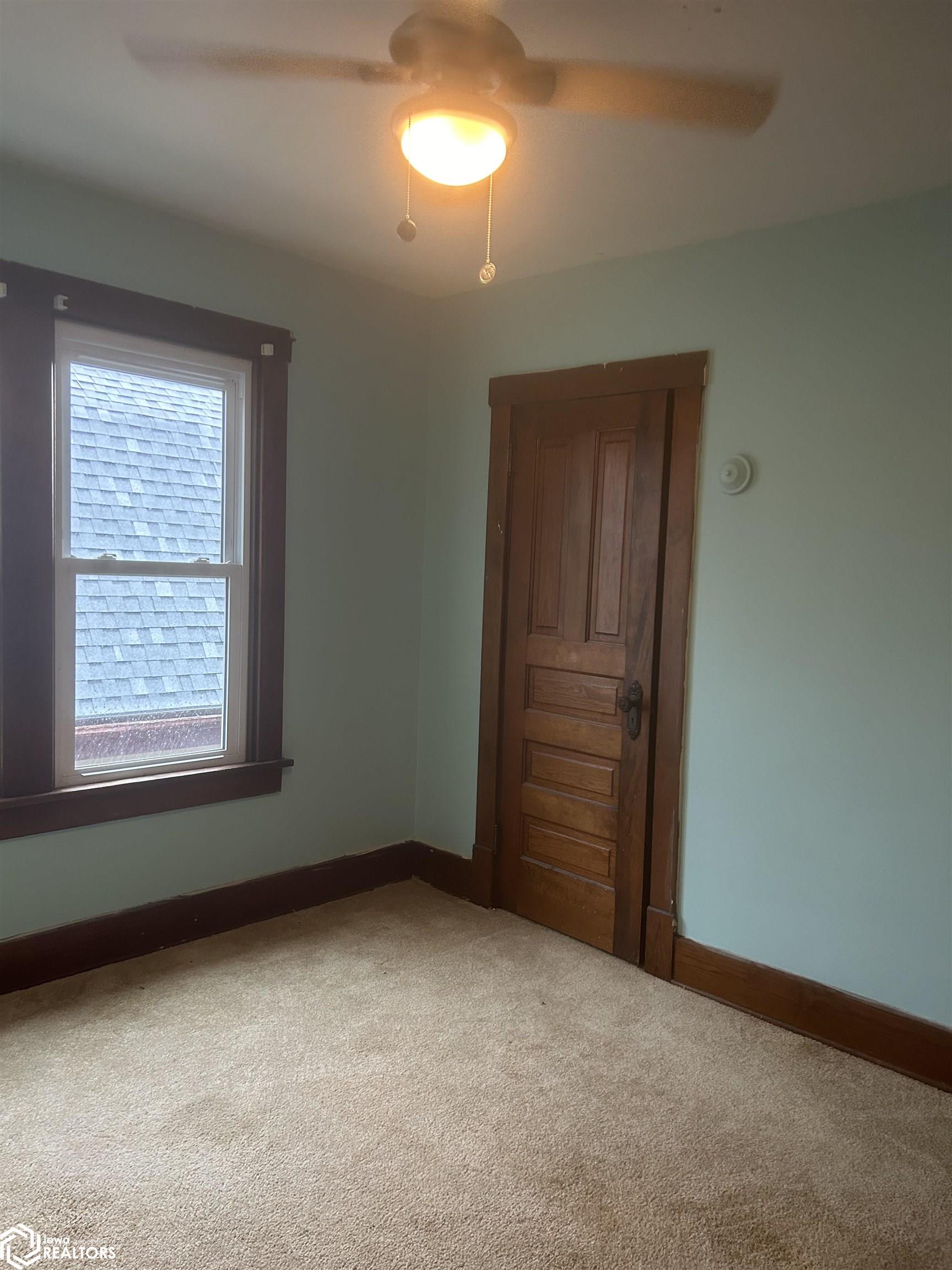 1610 Lincoln, Burlington, Iowa image 13