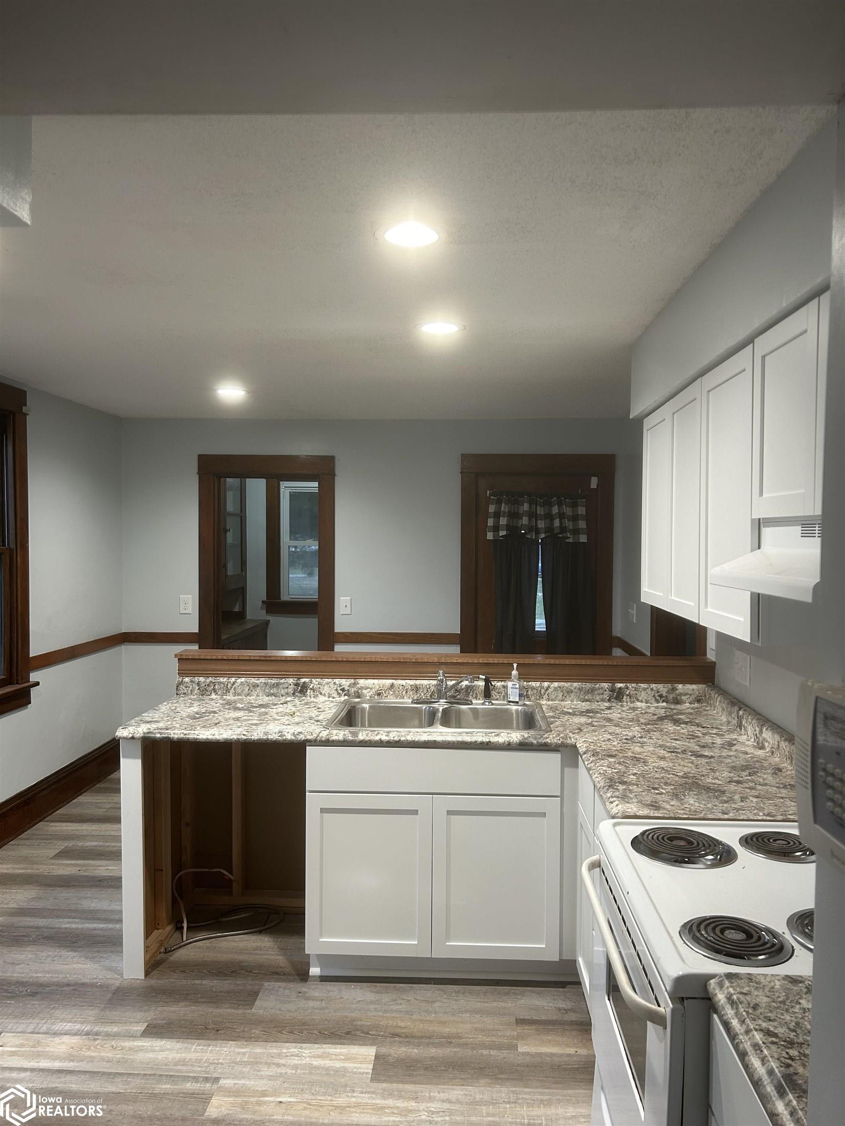 1610 Lincoln, Burlington, Iowa image 6