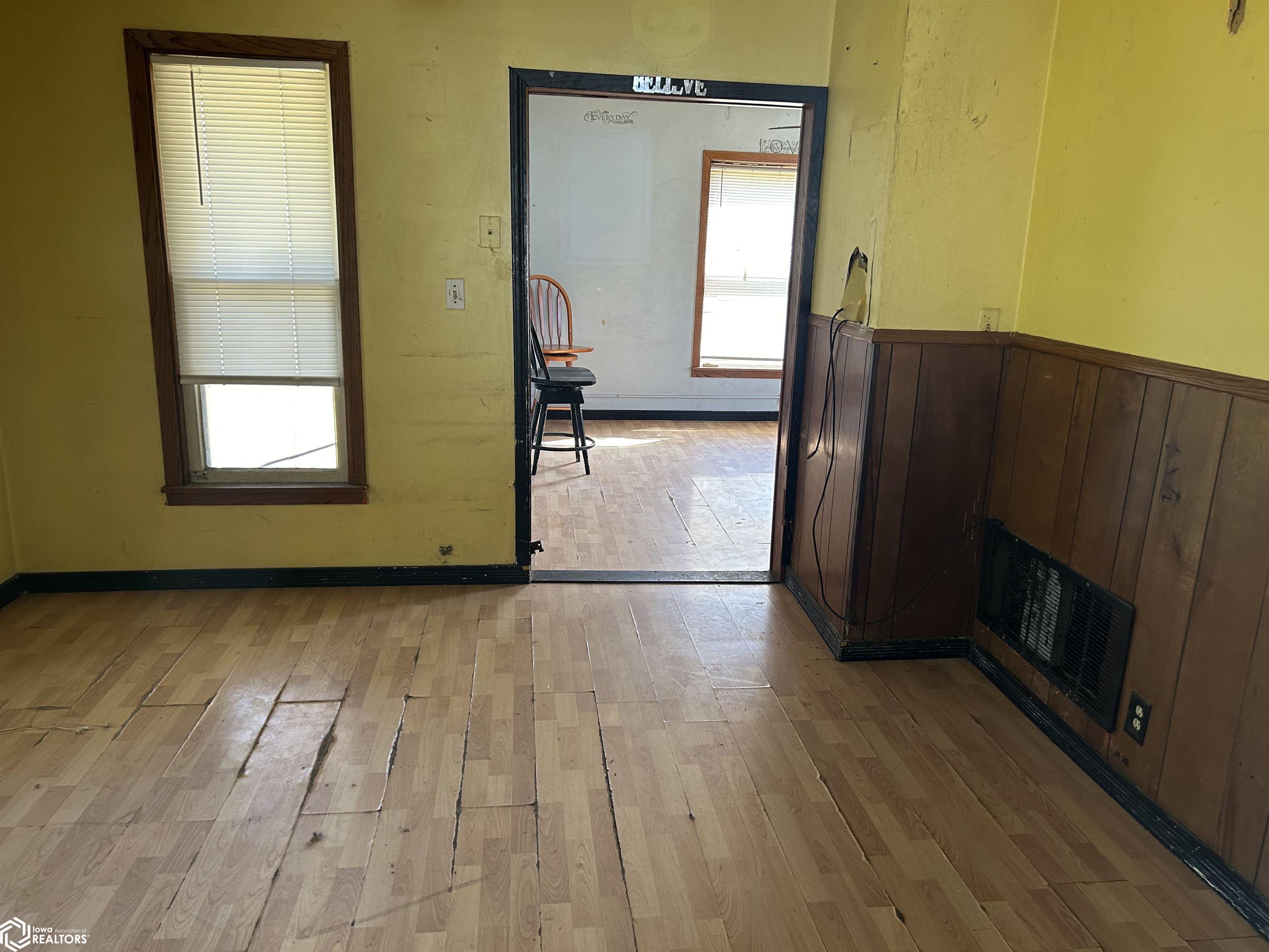 905 W Nevada Street, Marshalltown, Iowa image 3