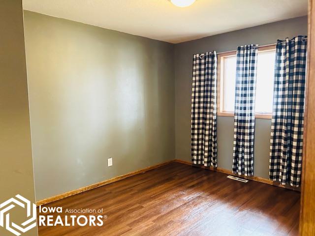 305 N Park Avenue, New Sharon, Iowa image 13