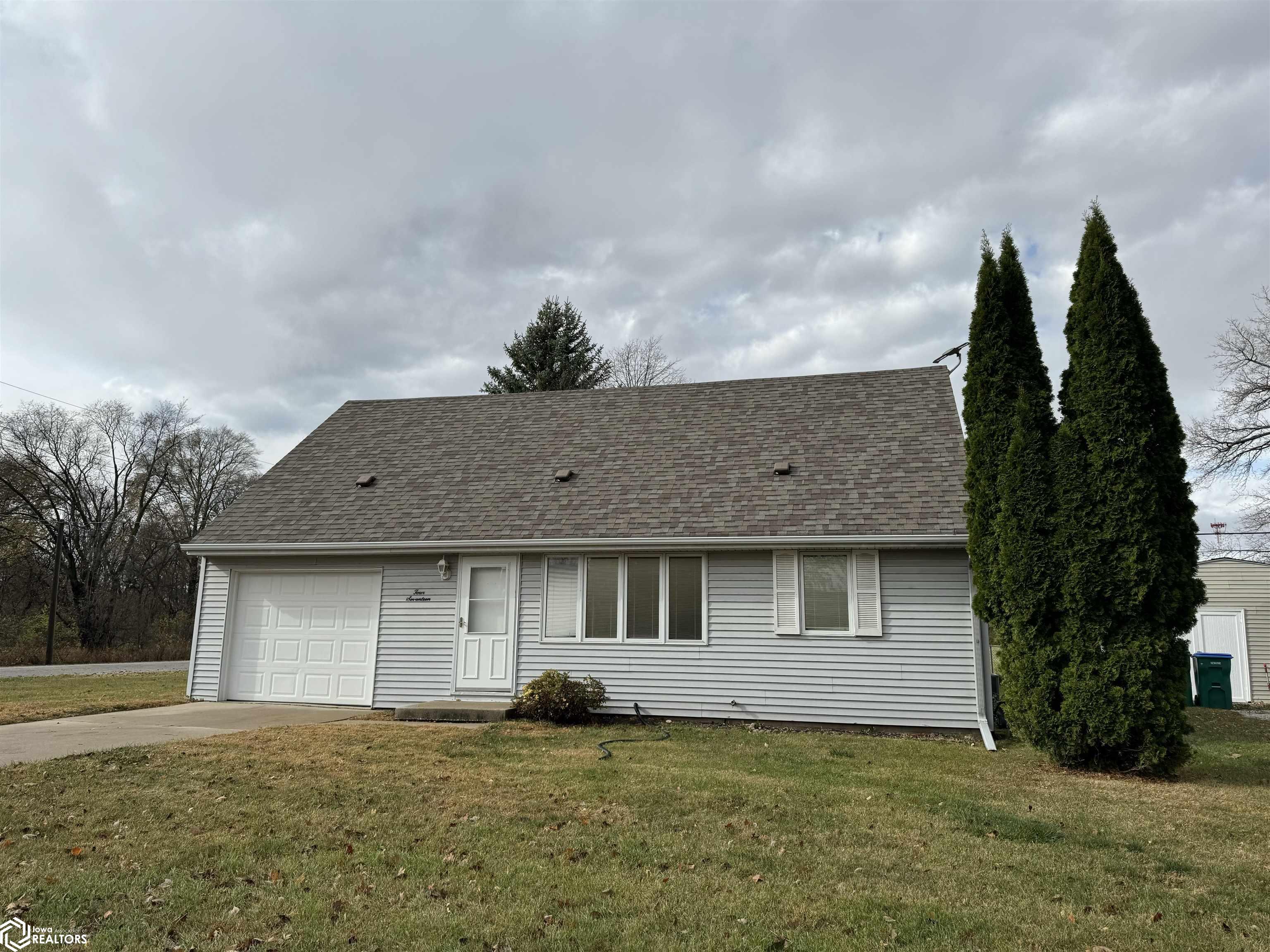 417 W Curve Drive, Webster City, Iowa image 1