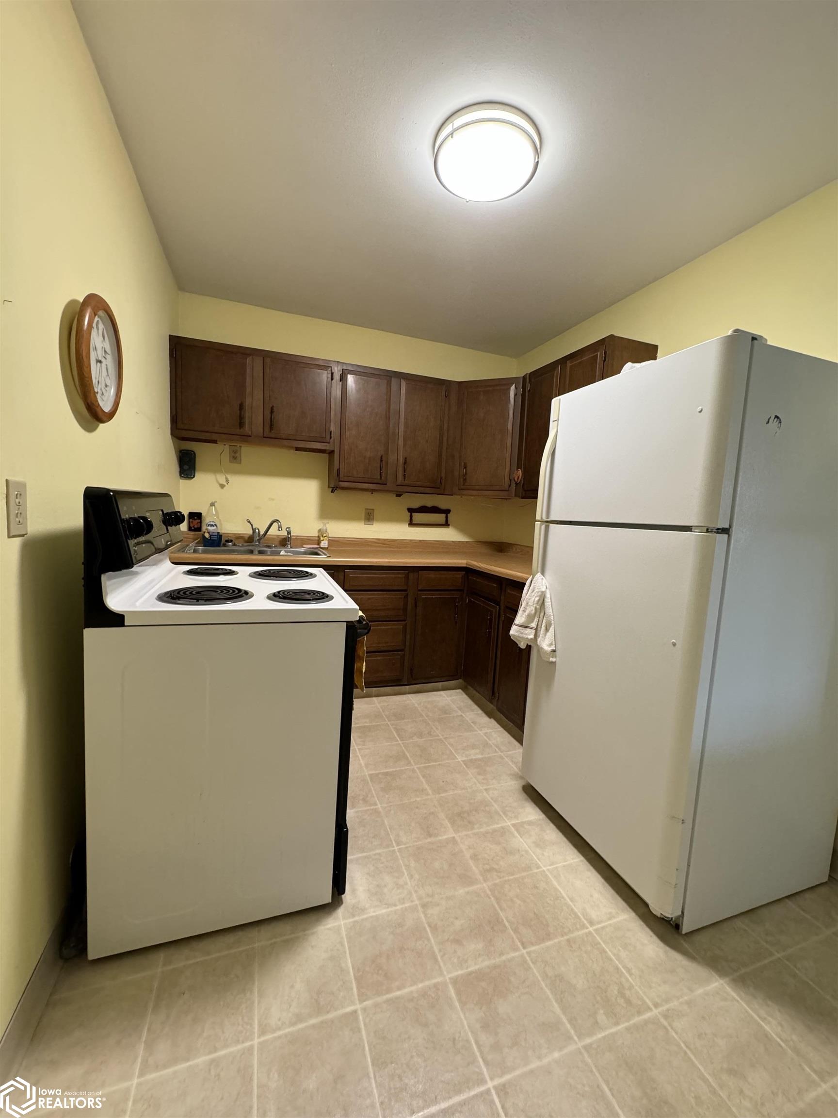 417 W Curve Drive, Webster City, Iowa image 3