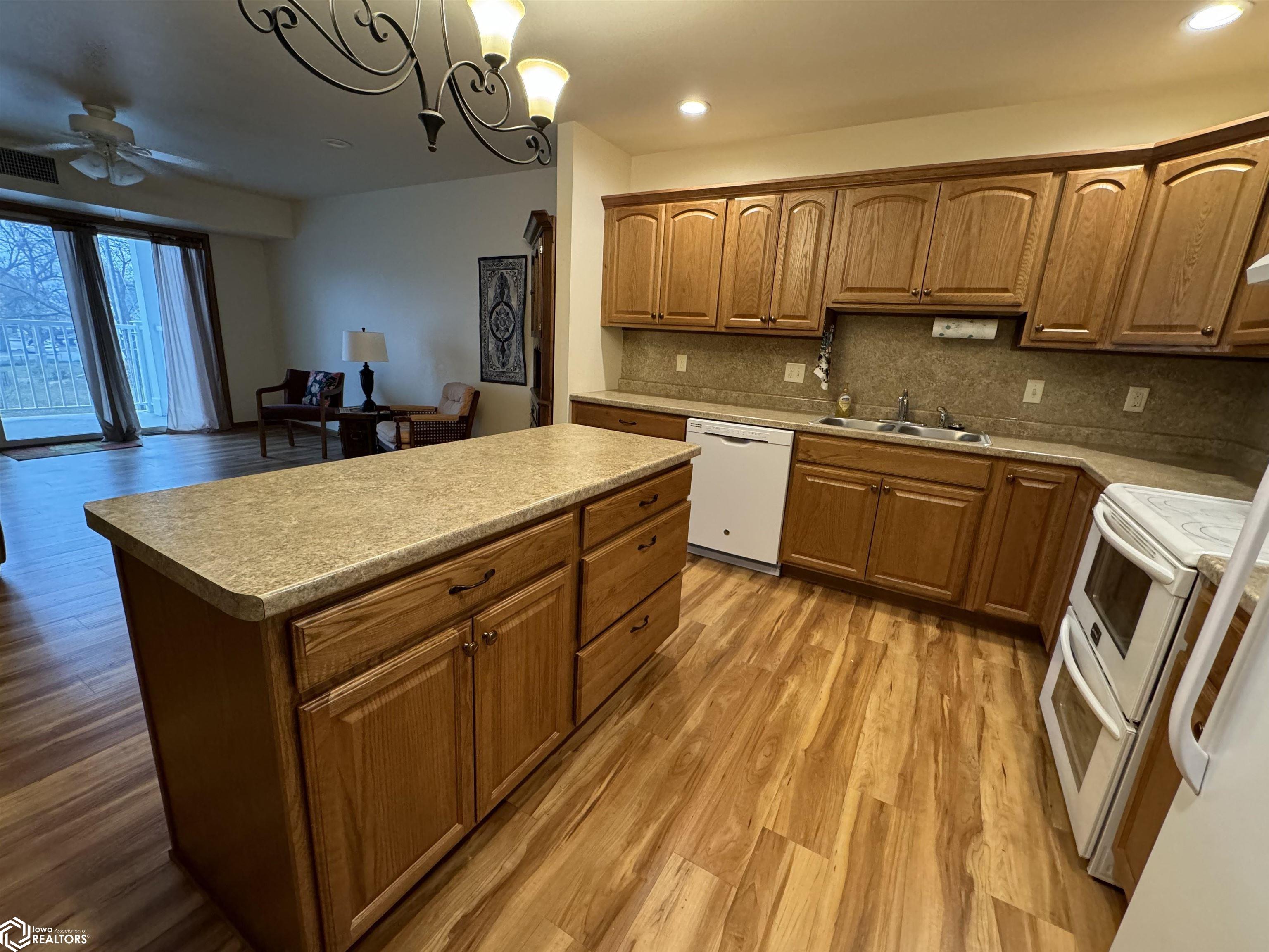 809 7th Ave. N. #202, Clear Lake, Iowa image 12