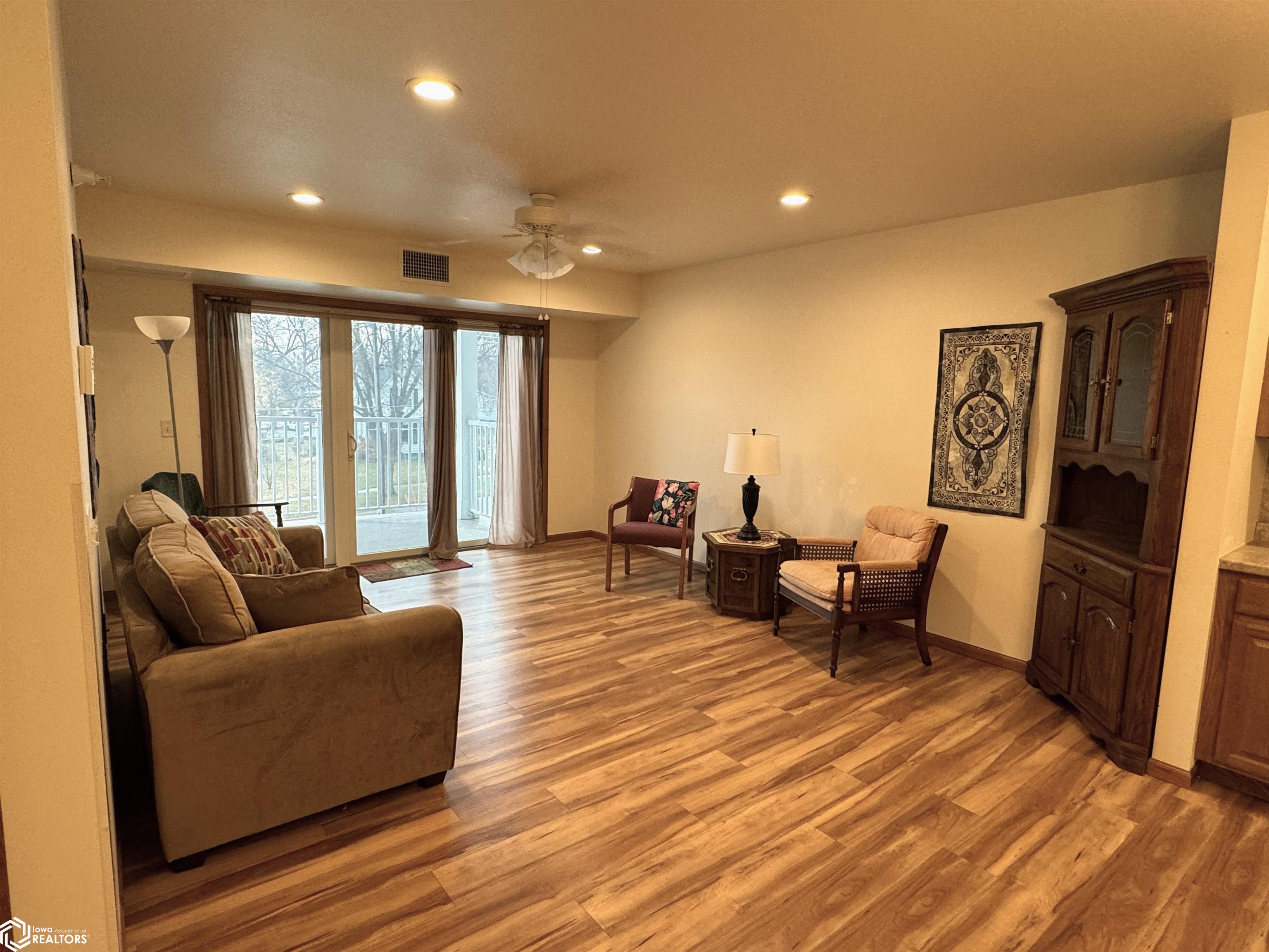 809 7th Ave. N. #202, Clear Lake, Iowa image 6