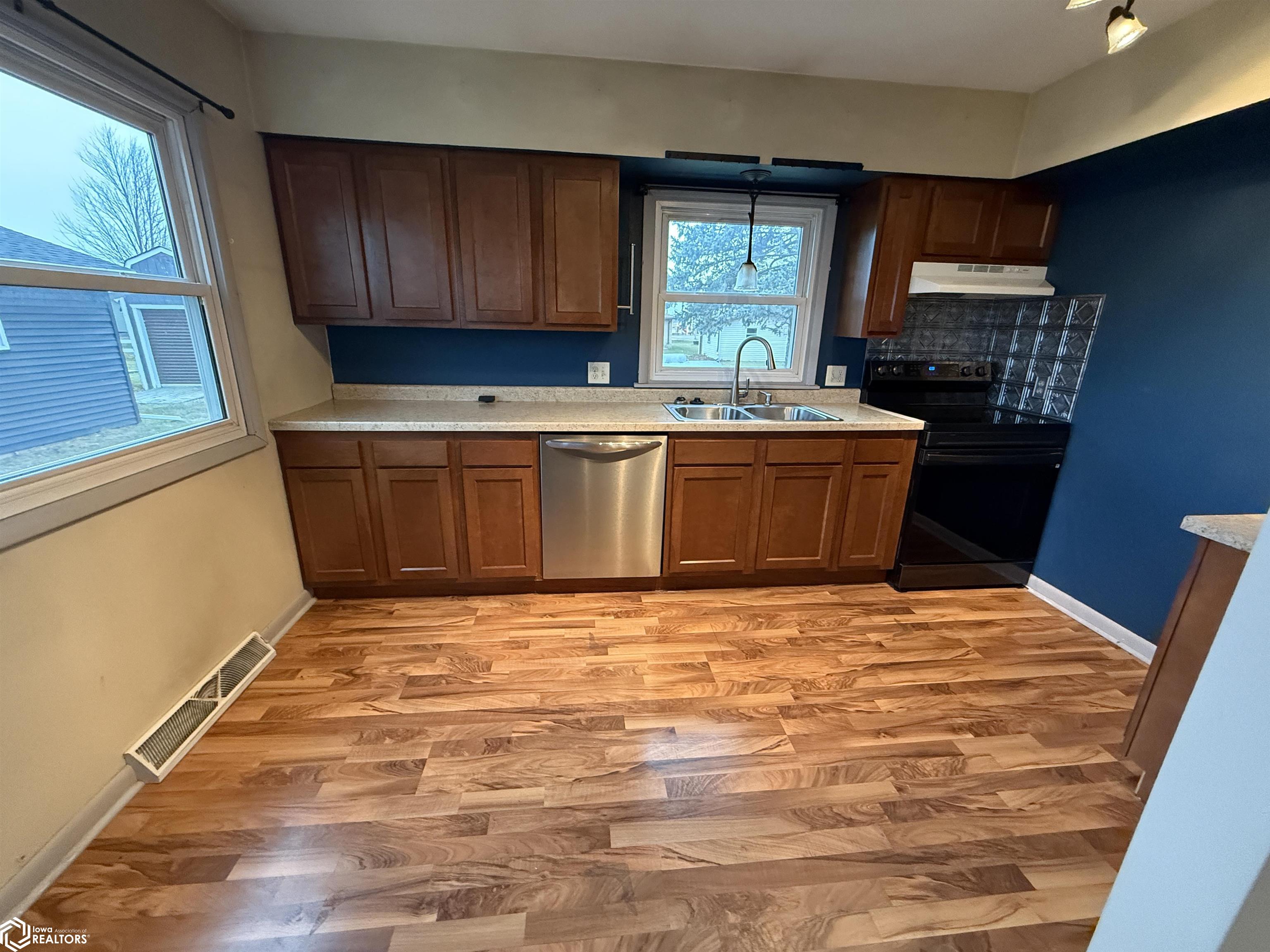 308 W Stroup Street, Richland, Iowa image 3