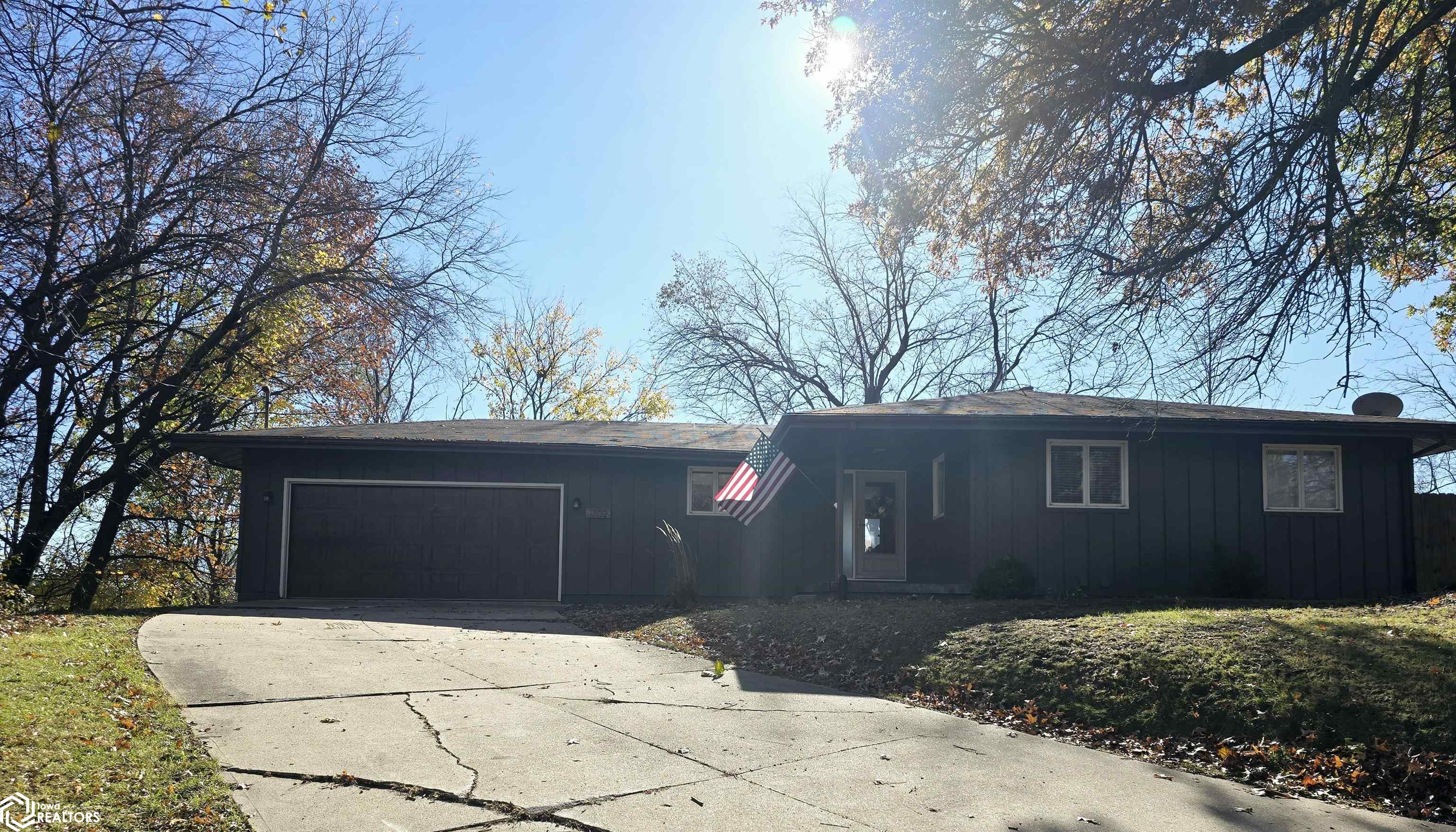 1702 B Avenue, Oskaloosa, Iowa image 1