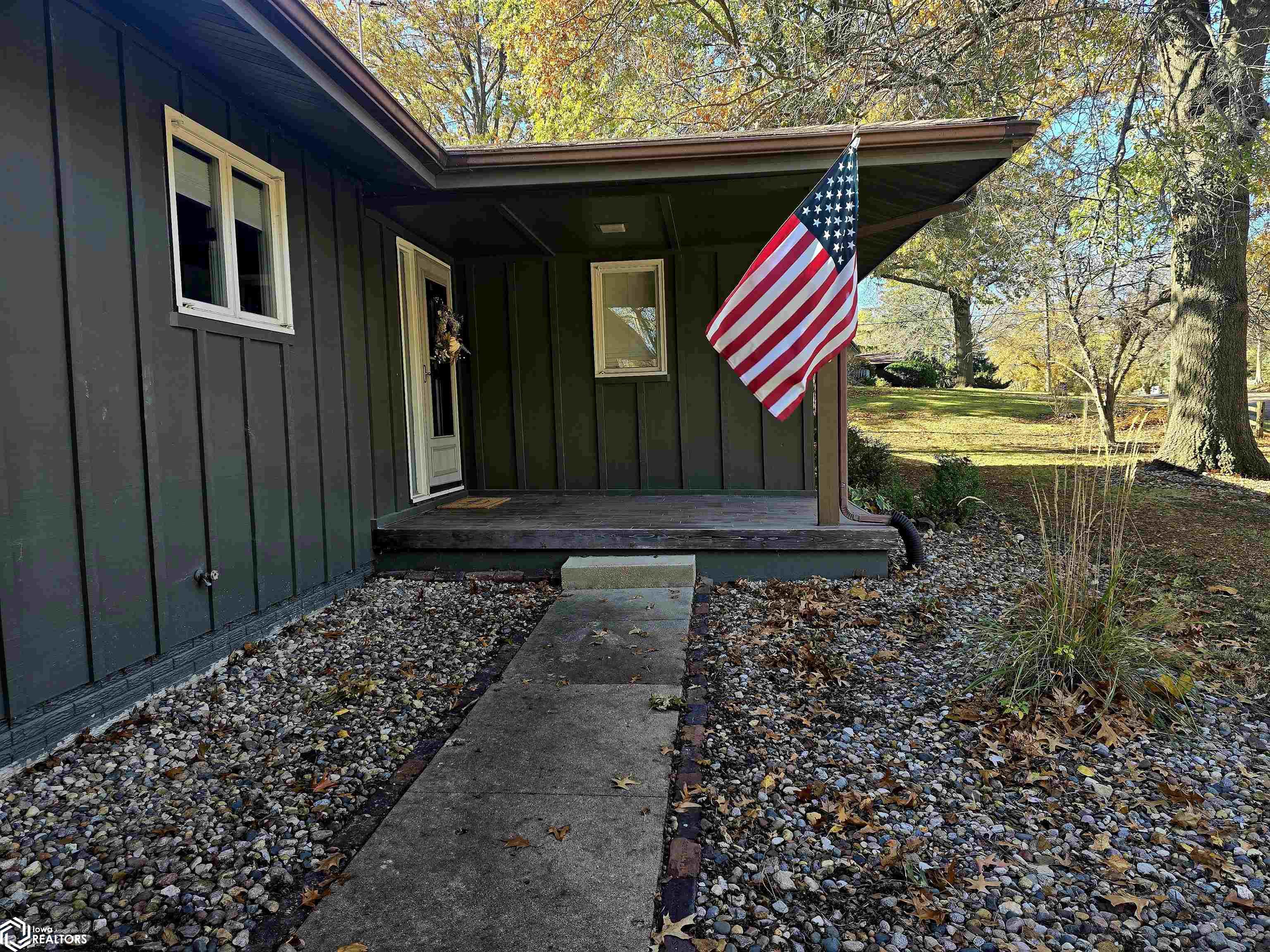 1702 B Avenue, Oskaloosa, Iowa image 2