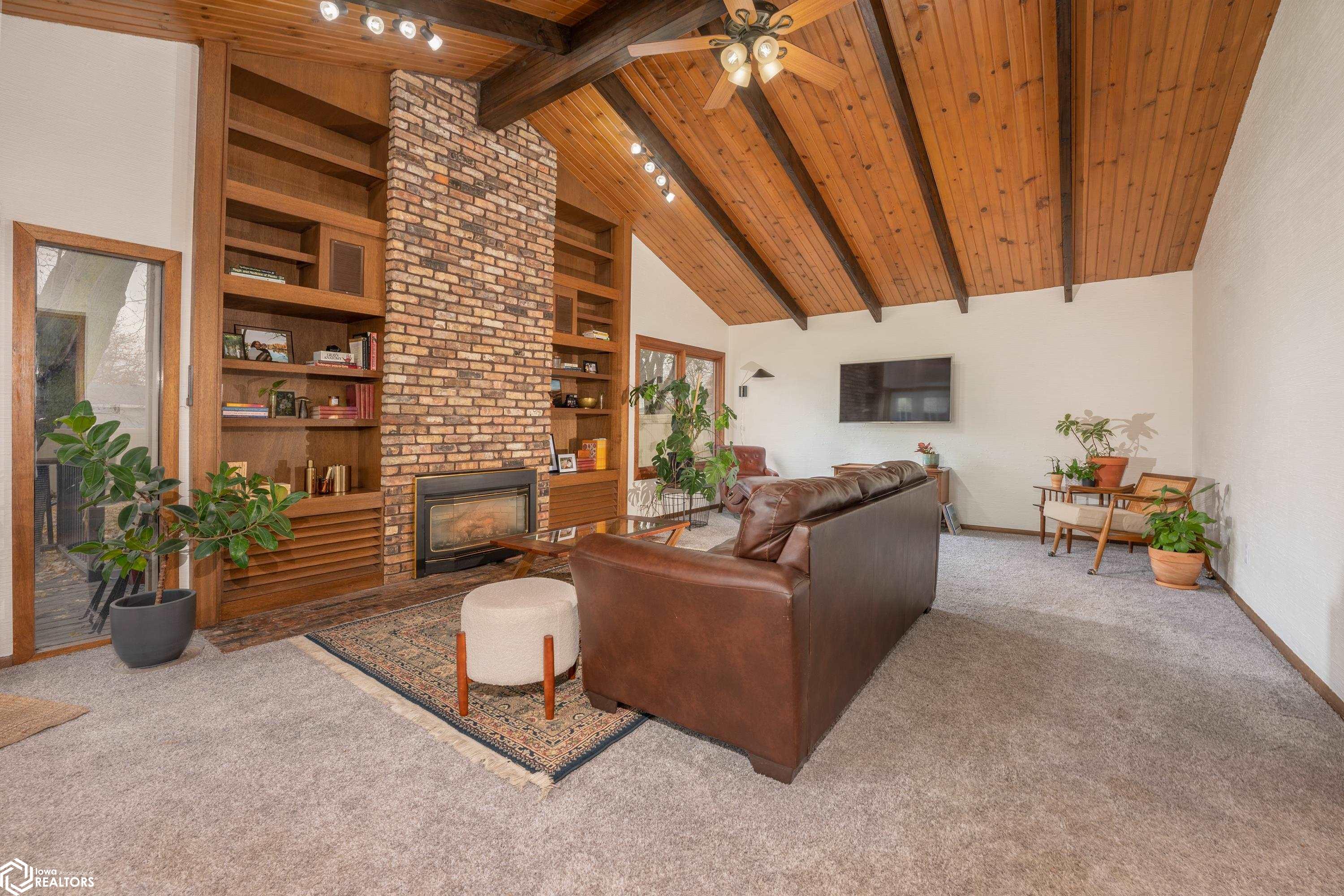 1205 9th St Nw, Mason City, Iowa image 2