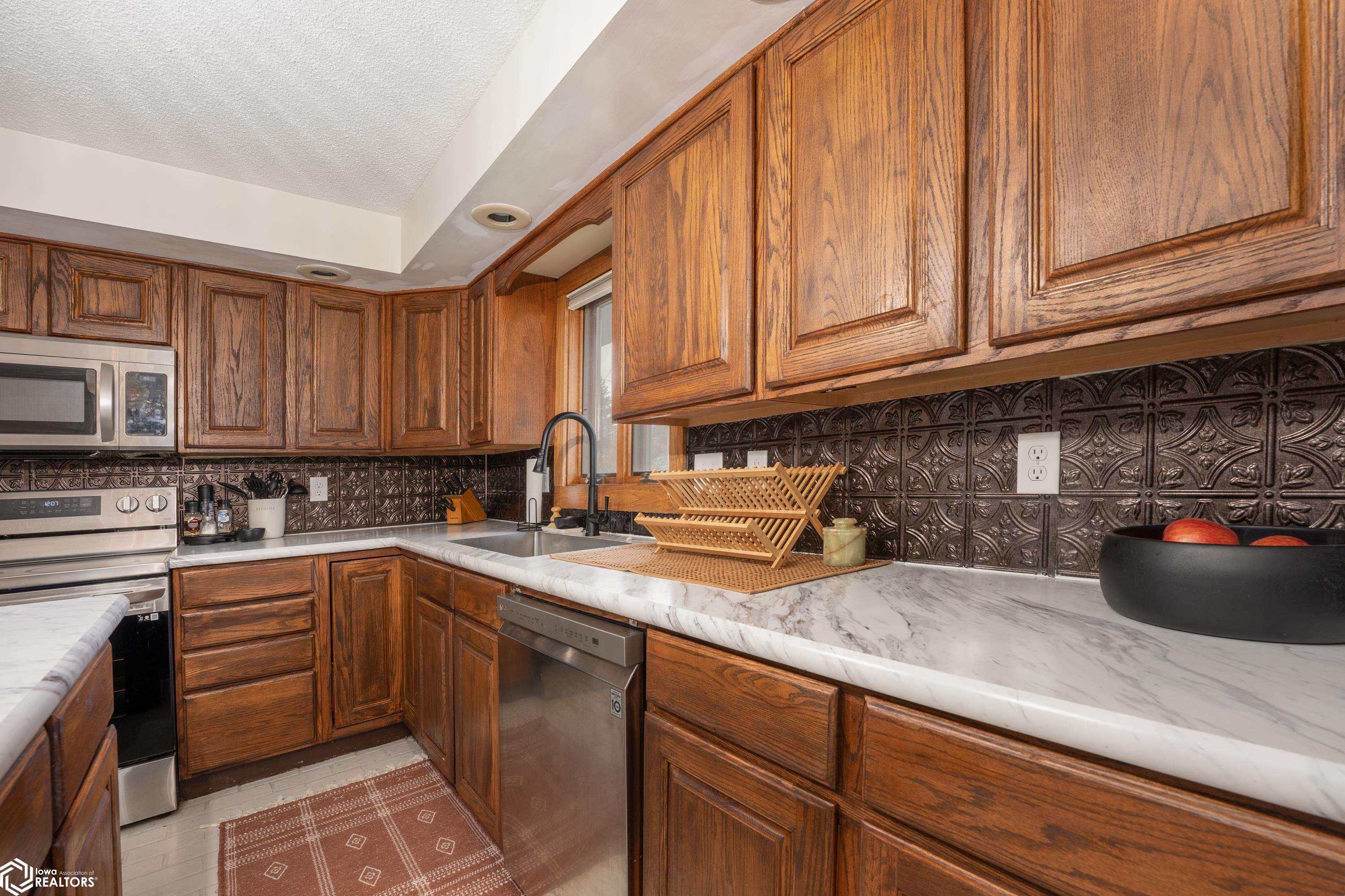 1205 9th St Nw, Mason City, Iowa image 7