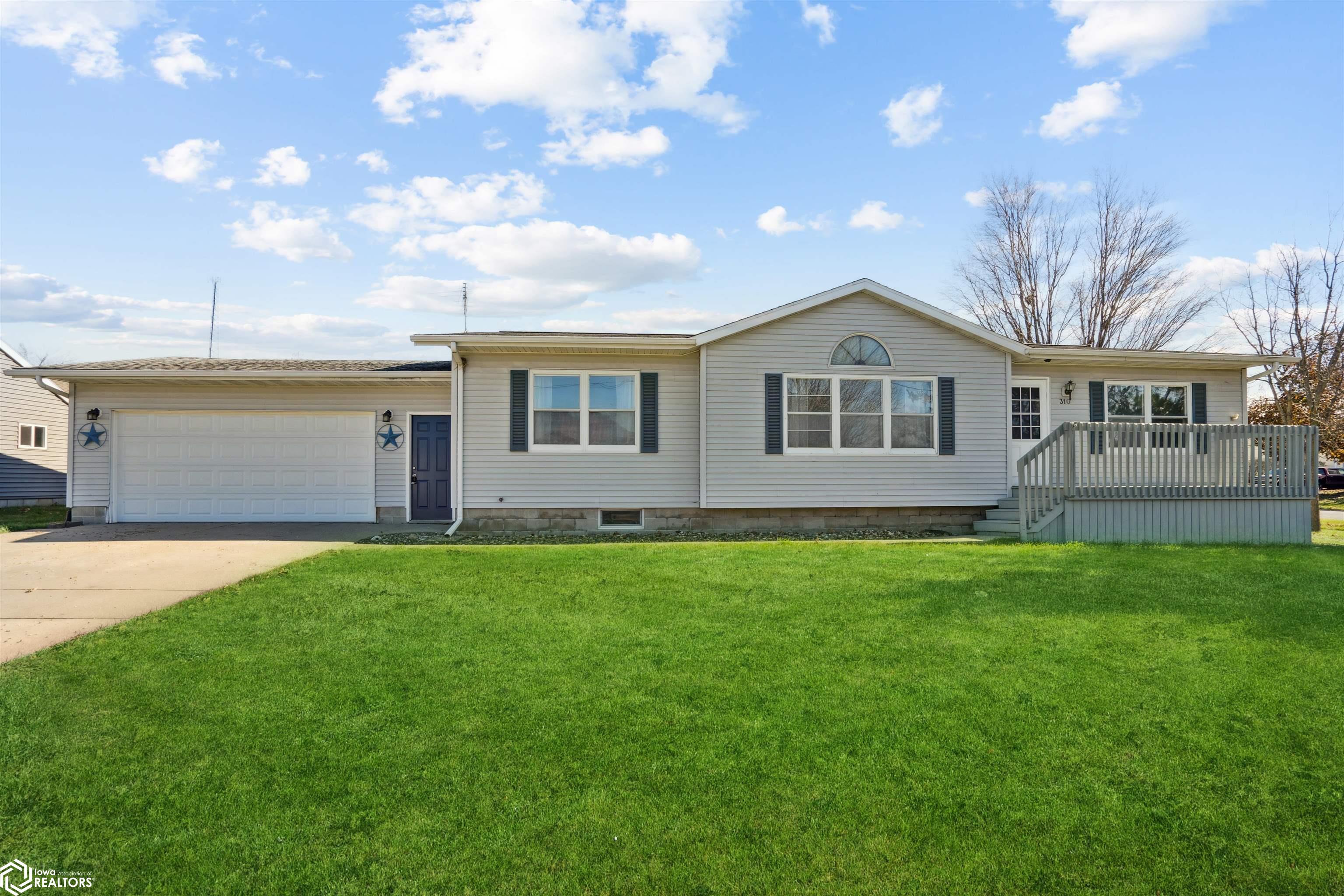 310 Lincoln Street, Dysart, Iowa image 1