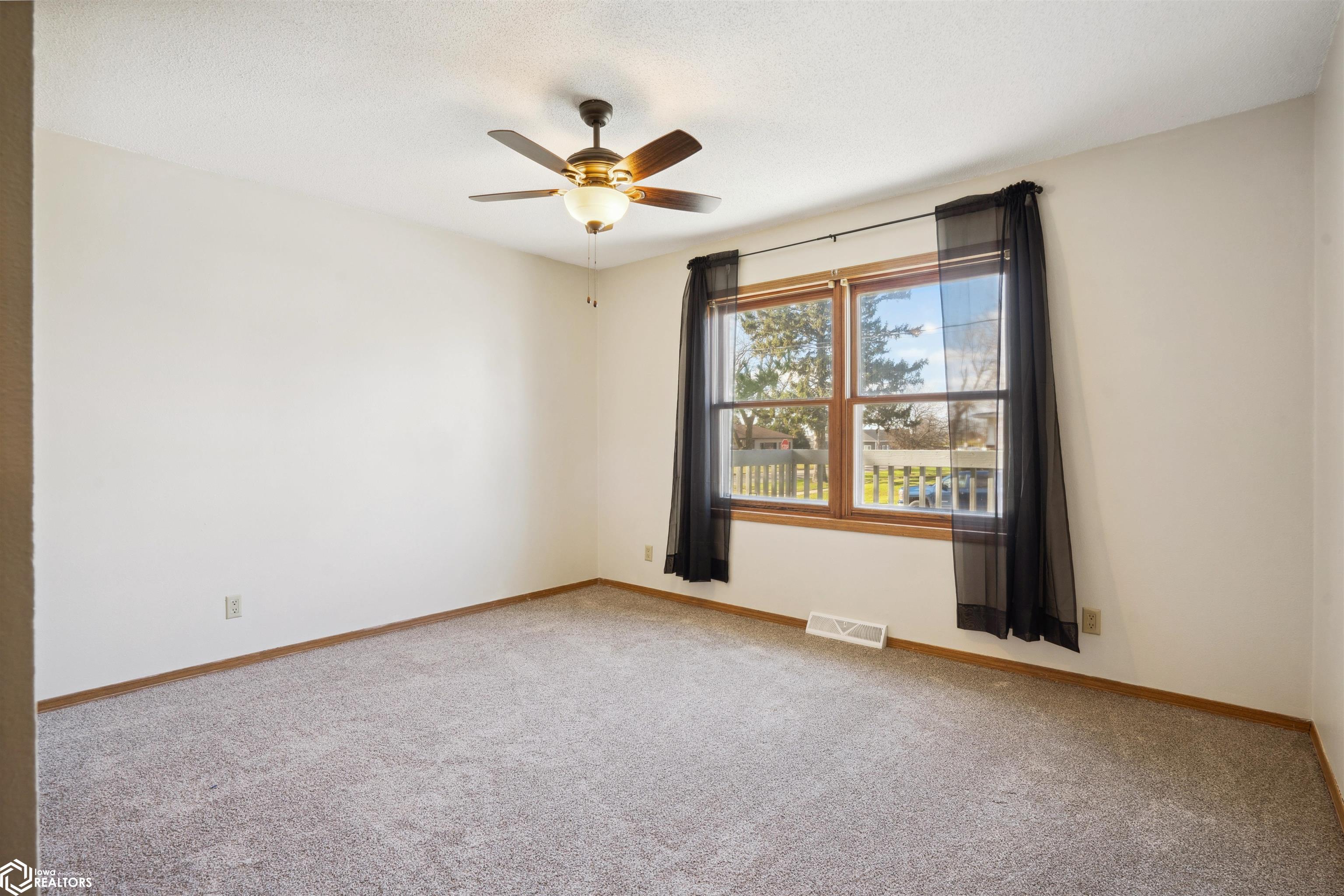 310 Lincoln Street, Dysart, Iowa image 17