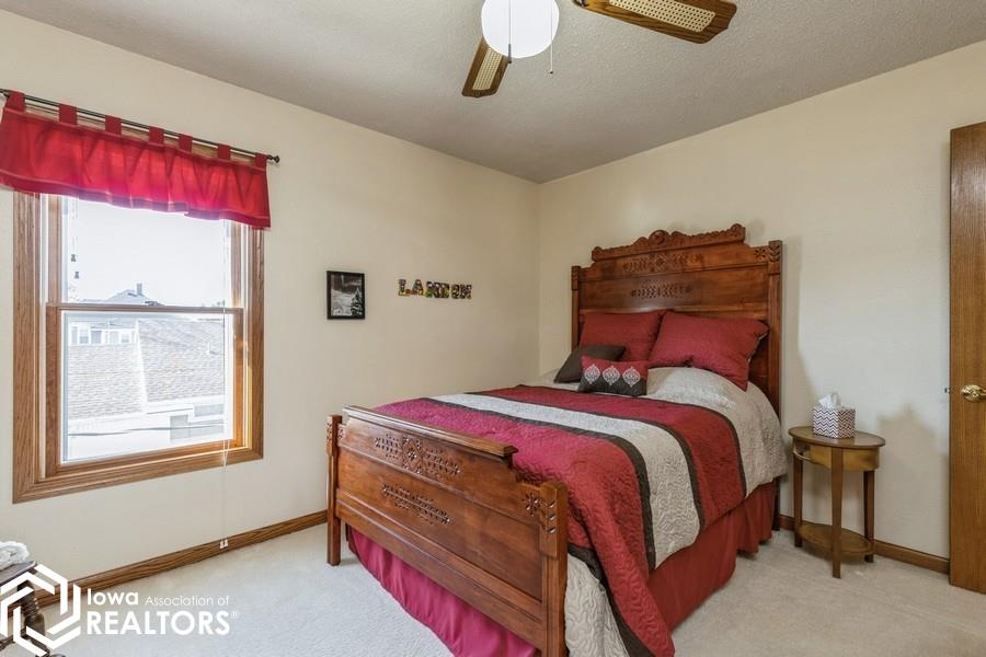 420 S 3rd Avenue, Newton, Iowa image 16
