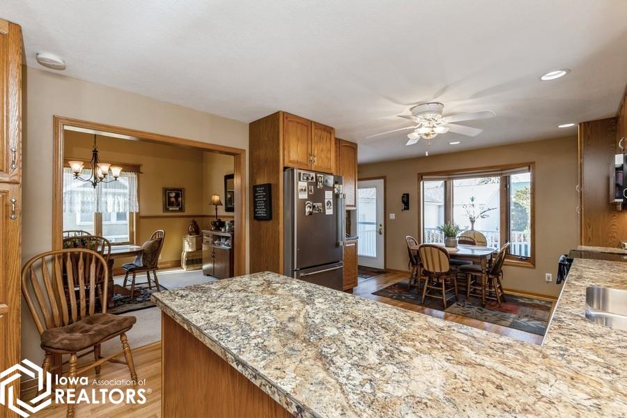 420 S 3rd Avenue, Newton, Iowa image 6