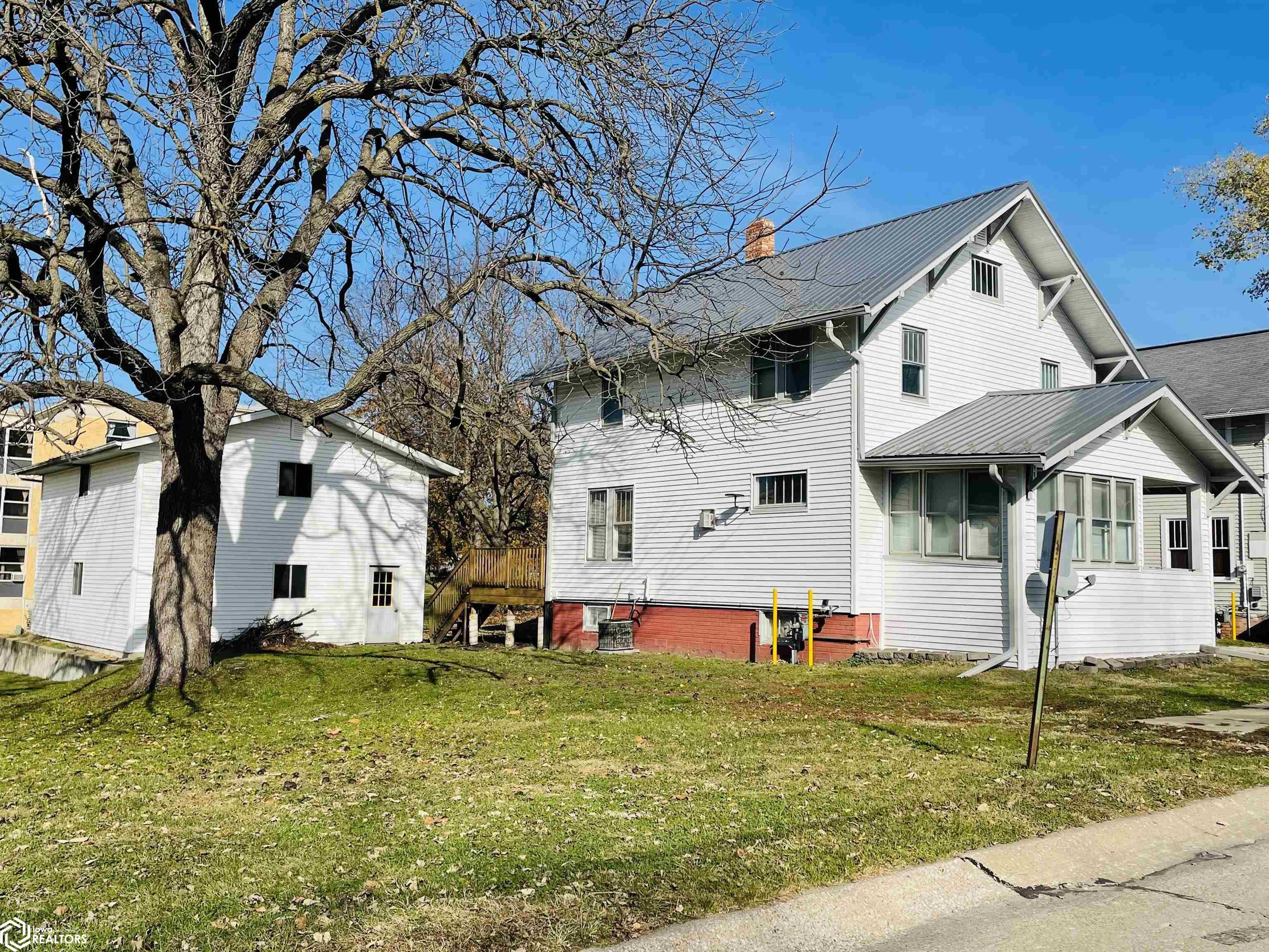 207 W Franklin Street, Mount Pleasant, Iowa image 1