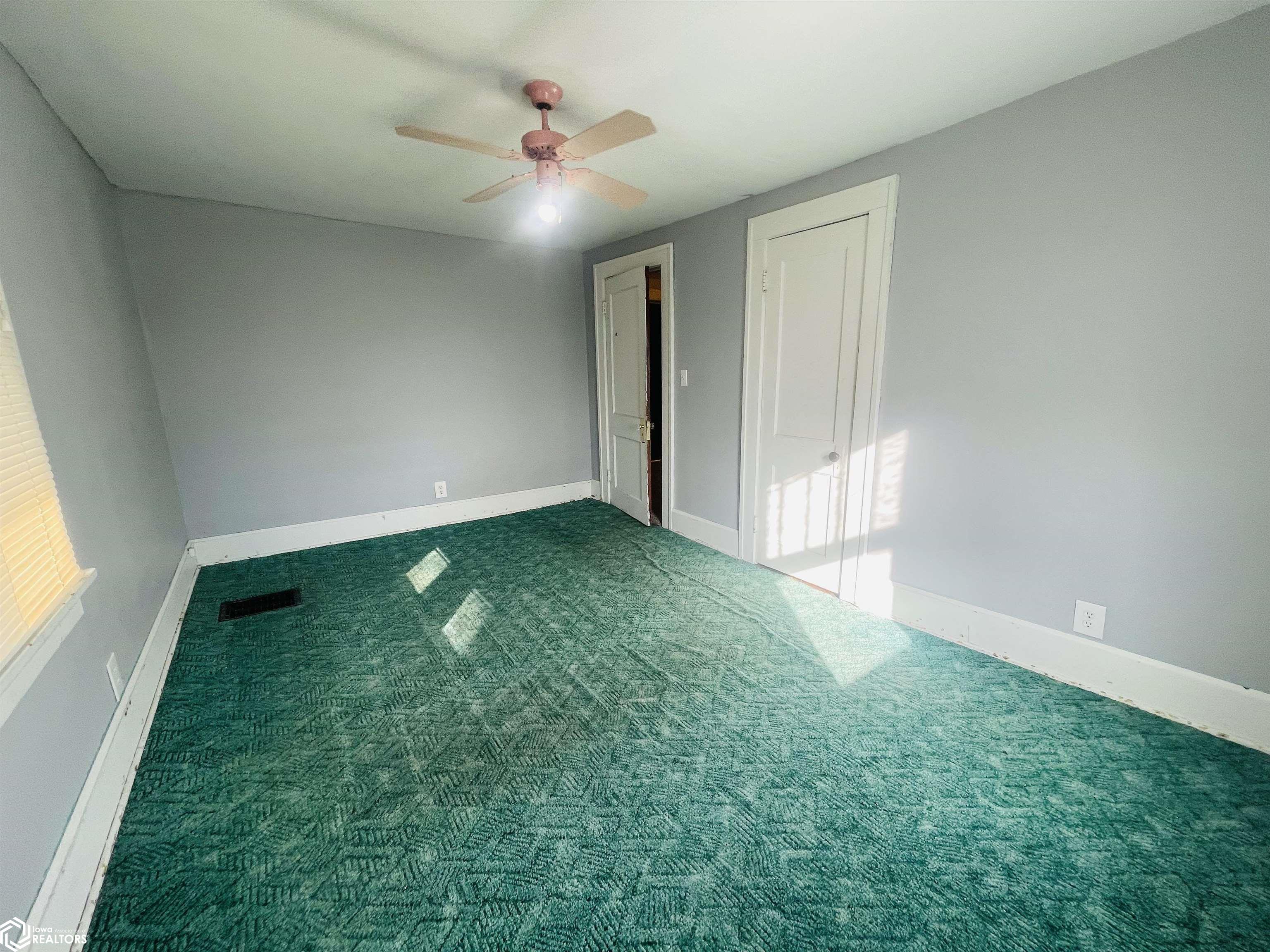 207 W Franklin Street, Mount Pleasant, Iowa image 15