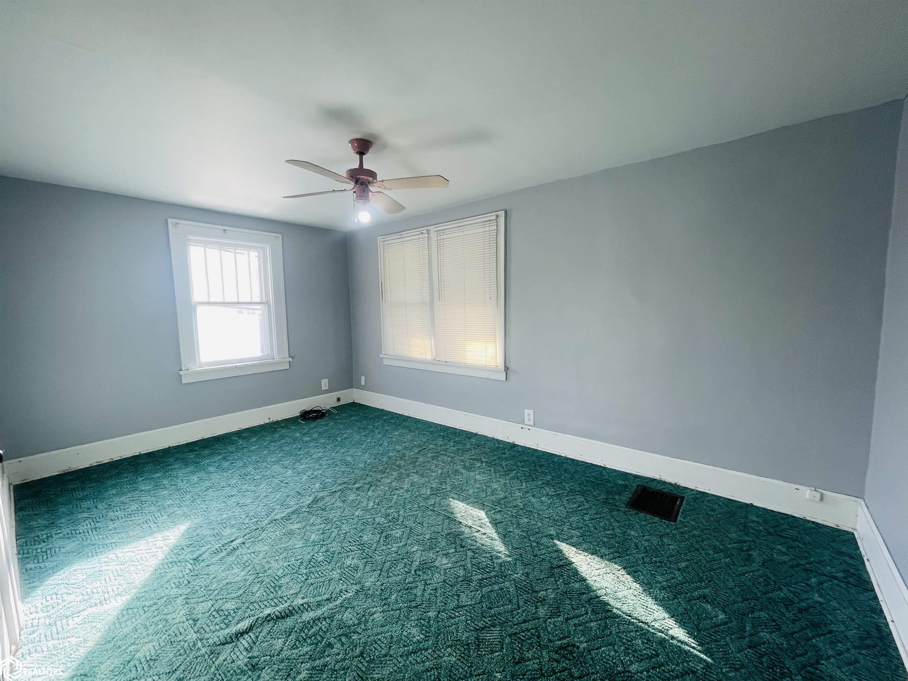 207 W Franklin Street, Mount Pleasant, Iowa image 16