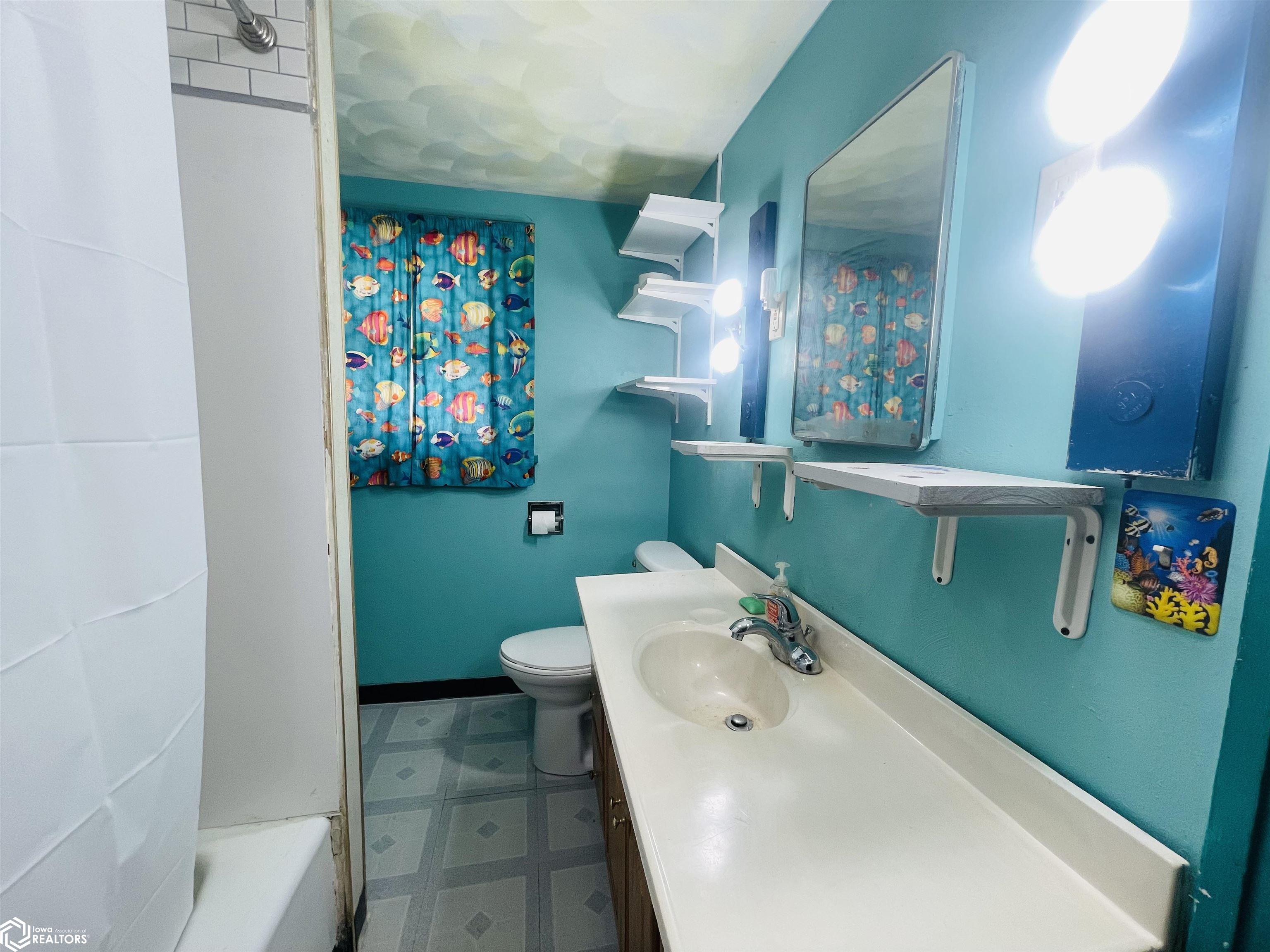 207 W Franklin Street, Mount Pleasant, Iowa image 20