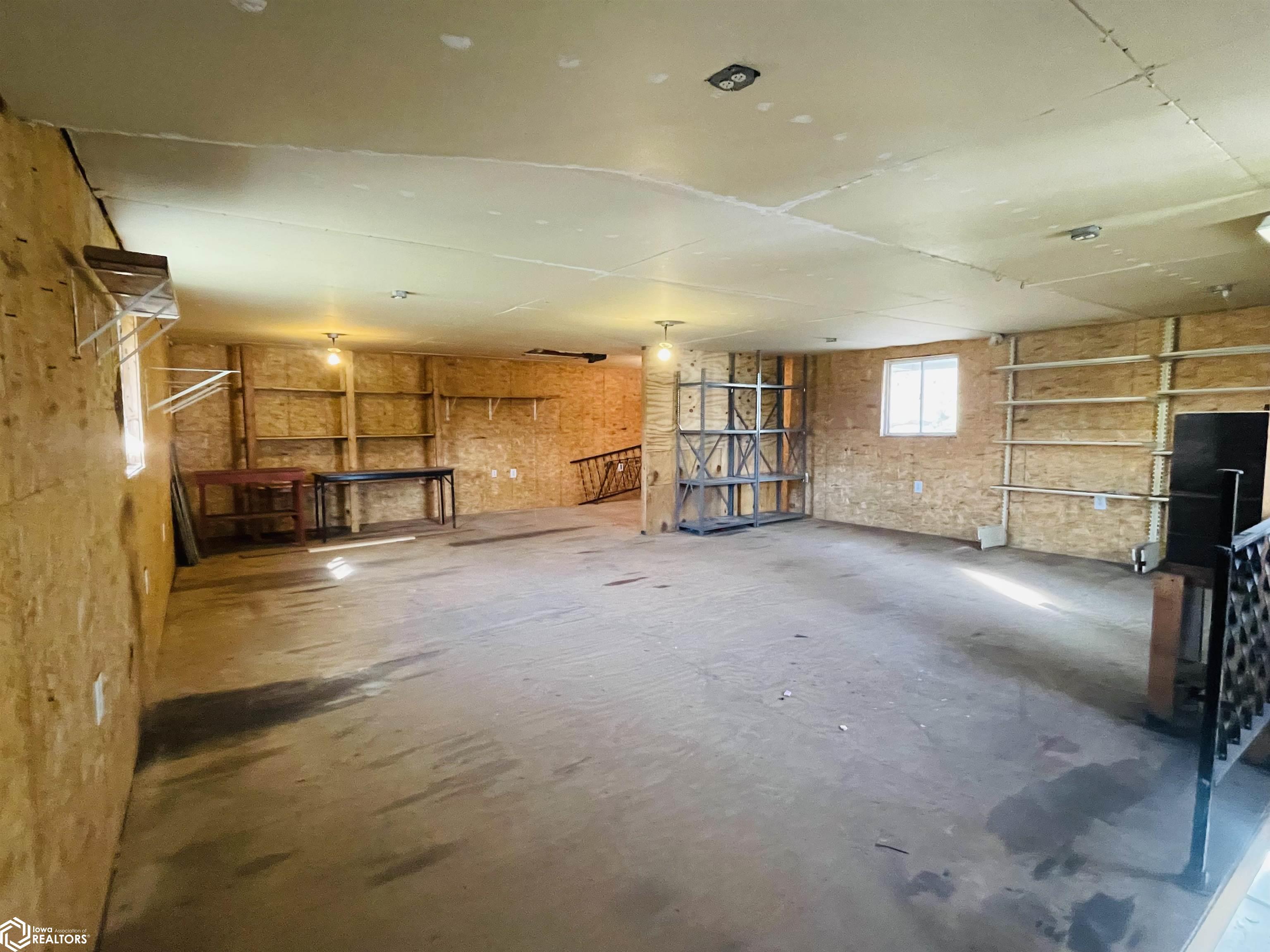 207 W Franklin Street, Mount Pleasant, Iowa image 28