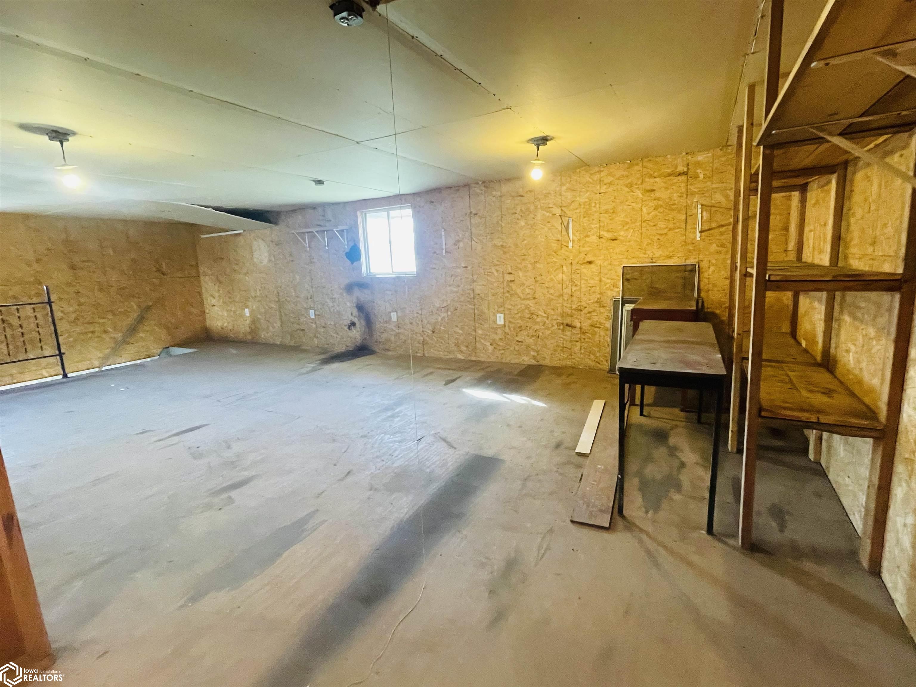 207 W Franklin Street, Mount Pleasant, Iowa image 29