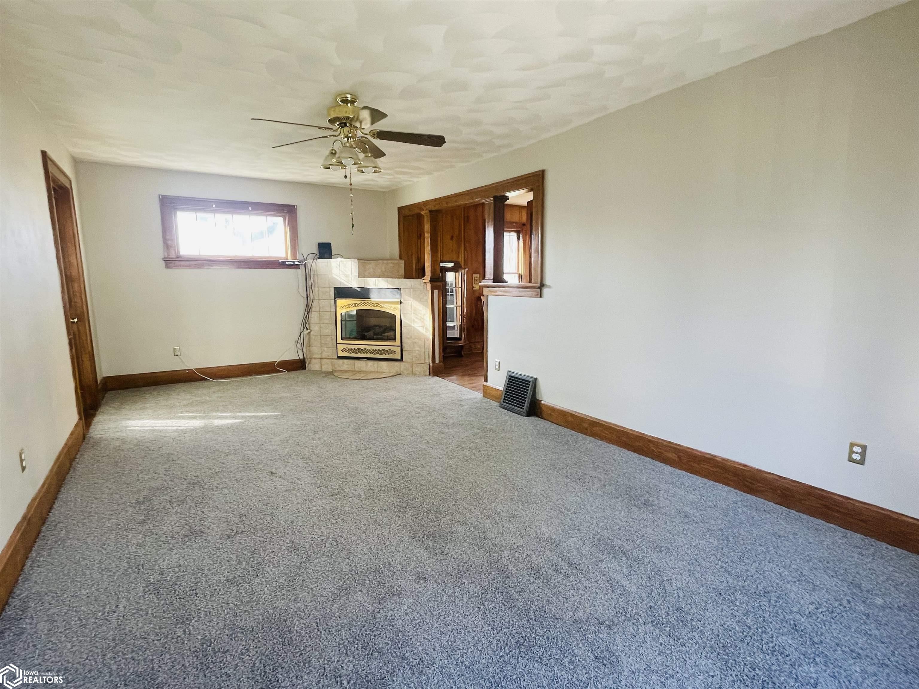 207 W Franklin Street, Mount Pleasant, Iowa image 4