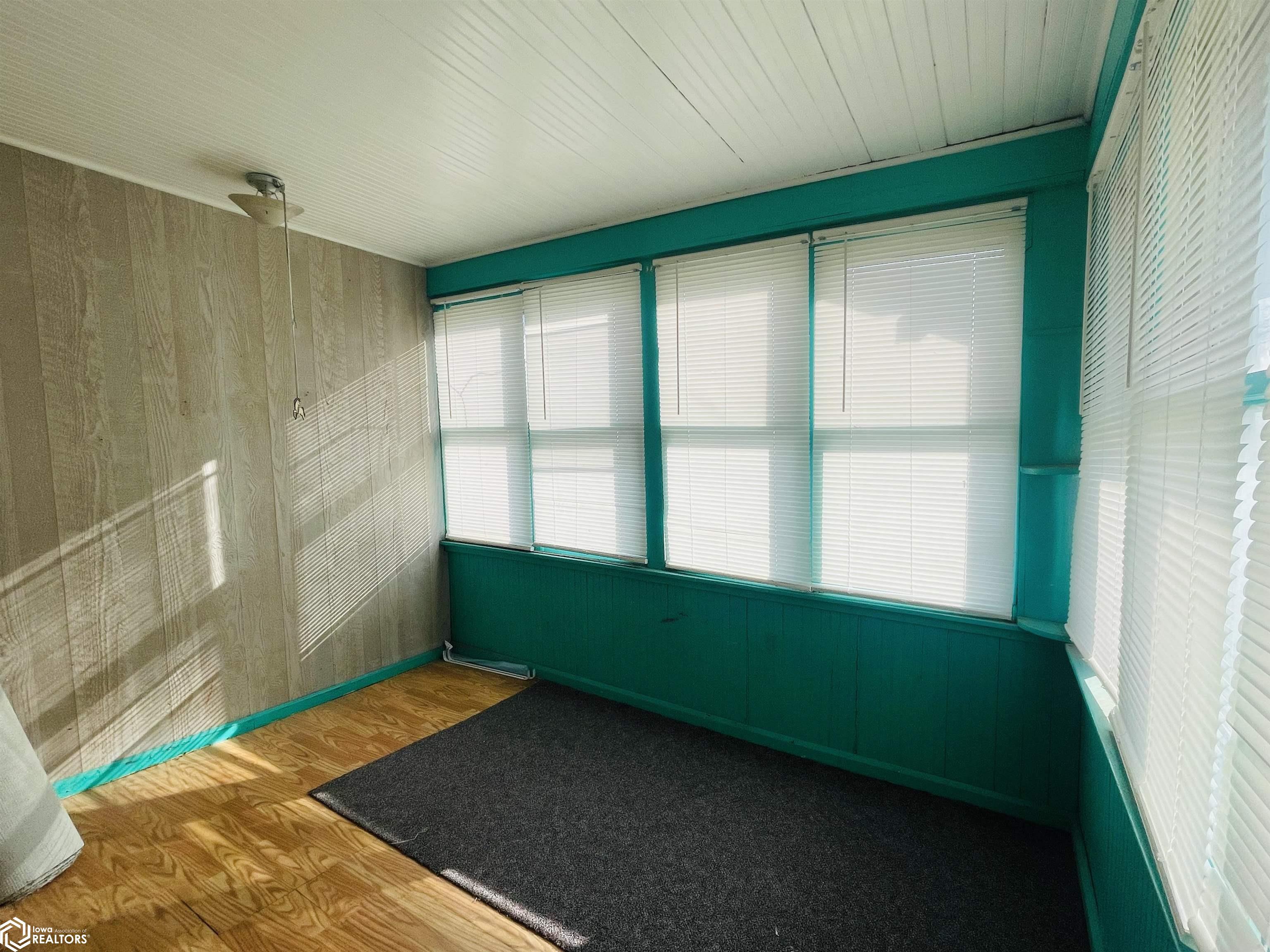 207 W Franklin Street, Mount Pleasant, Iowa image 6