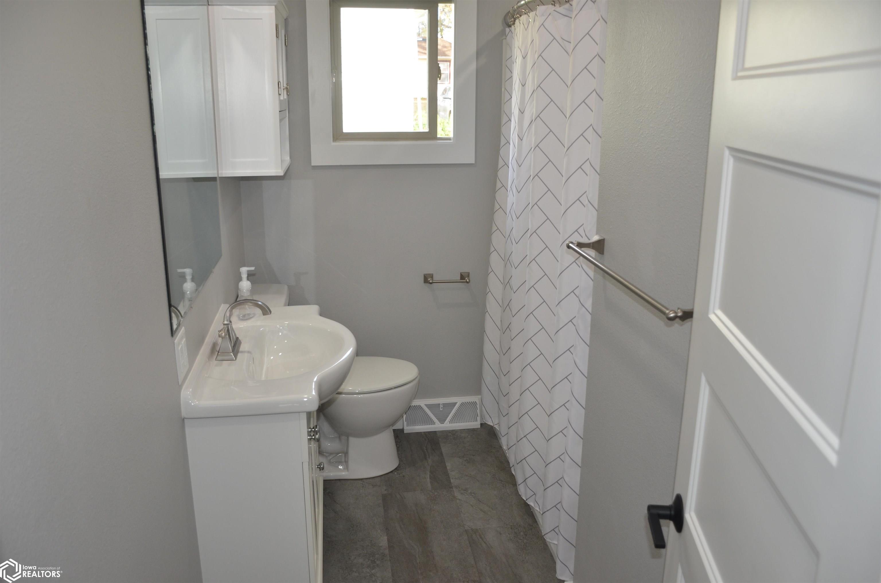 612 A Avenue, Albia, Iowa image 23