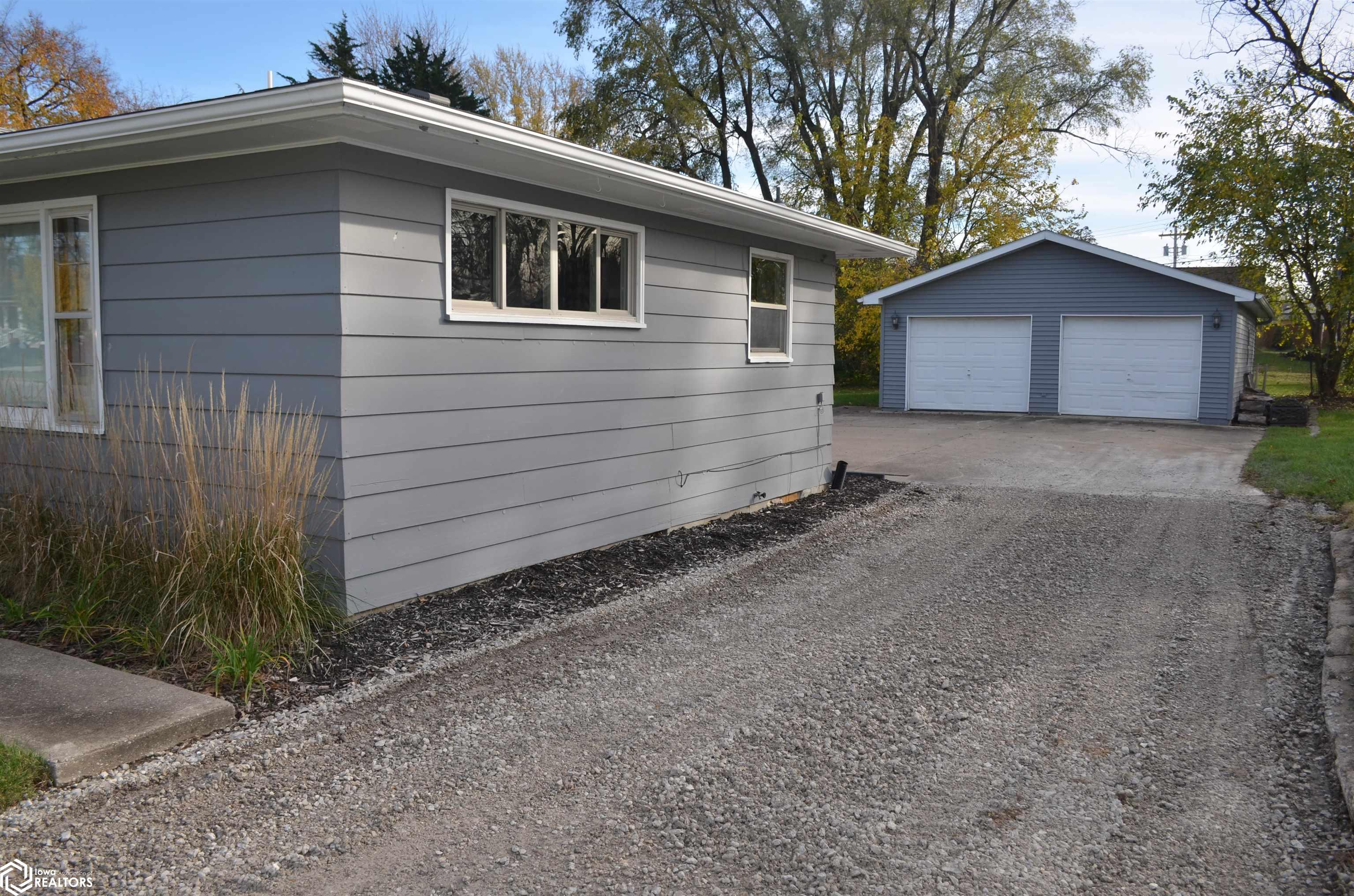 612 A Avenue, Albia, Iowa image 4